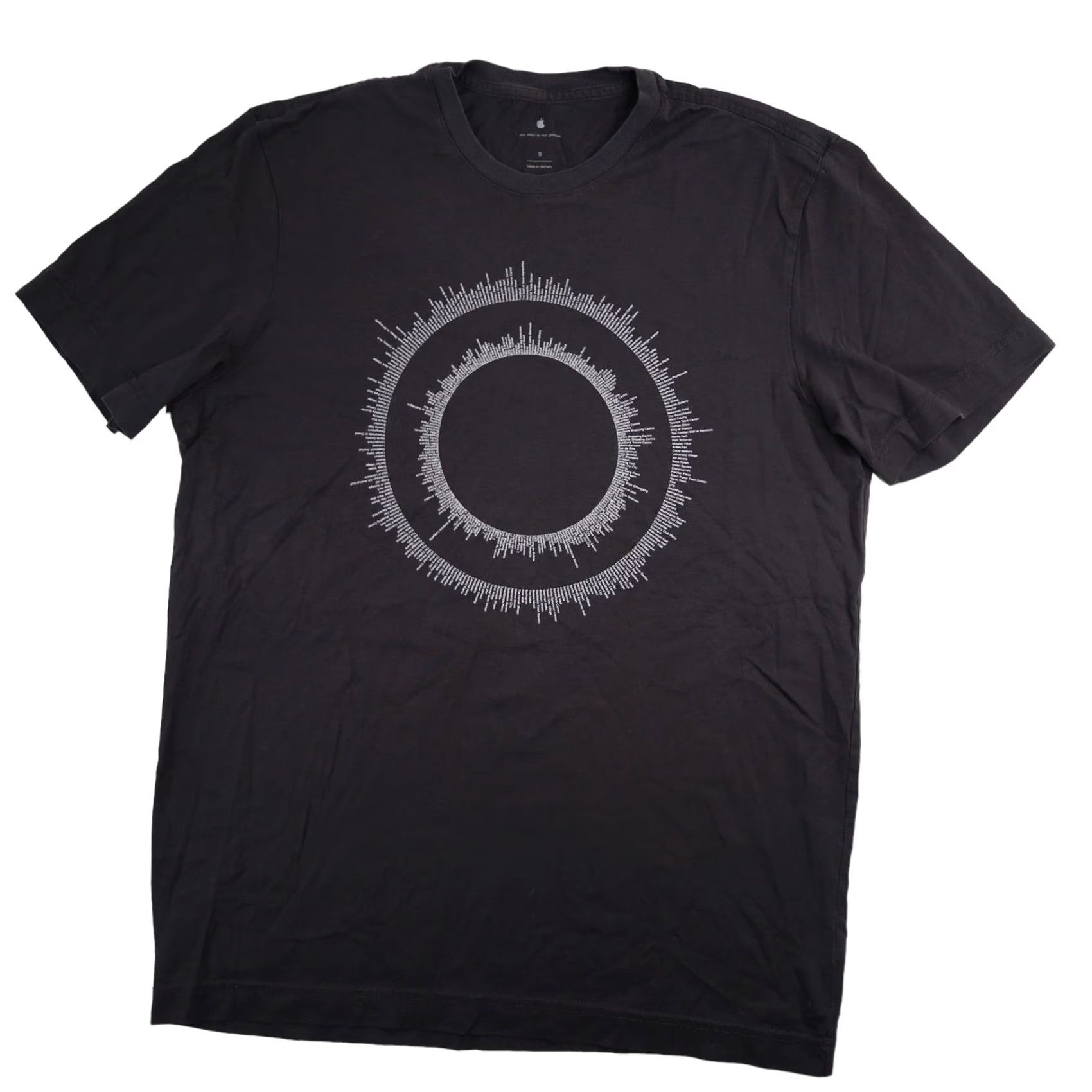Apple VINTAGE Apple T-Shirt Mens Small Gray Employee Every Store Location 9/10 Shirts Size US S / EU 44-46 / 1 - 2 Thumbnail
