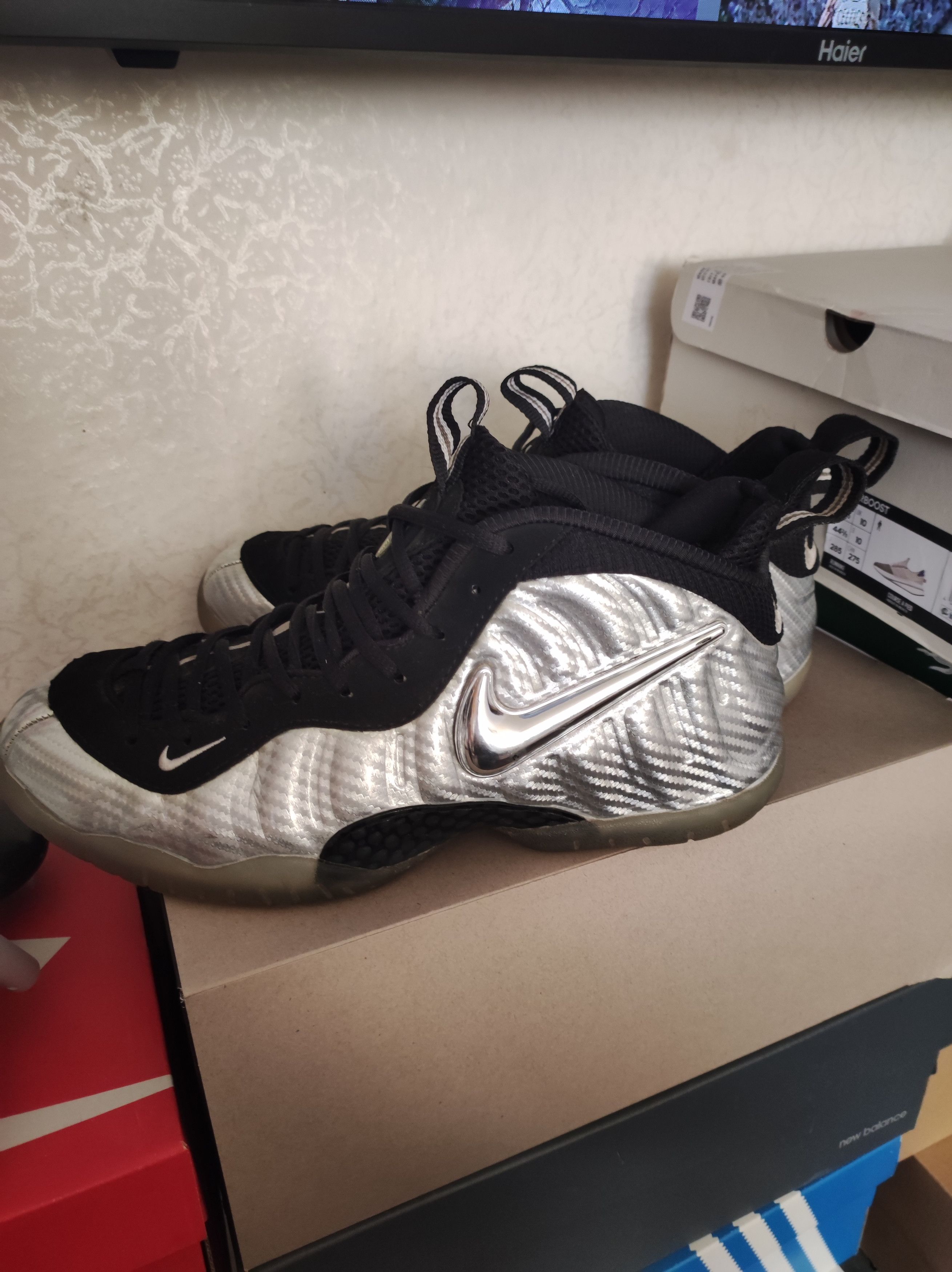 Hypebeast × Nike × Vintage Nike foamposite pro silver surfer US10 Size US 10.5 / EU 43-44 - 3 Thumbnail