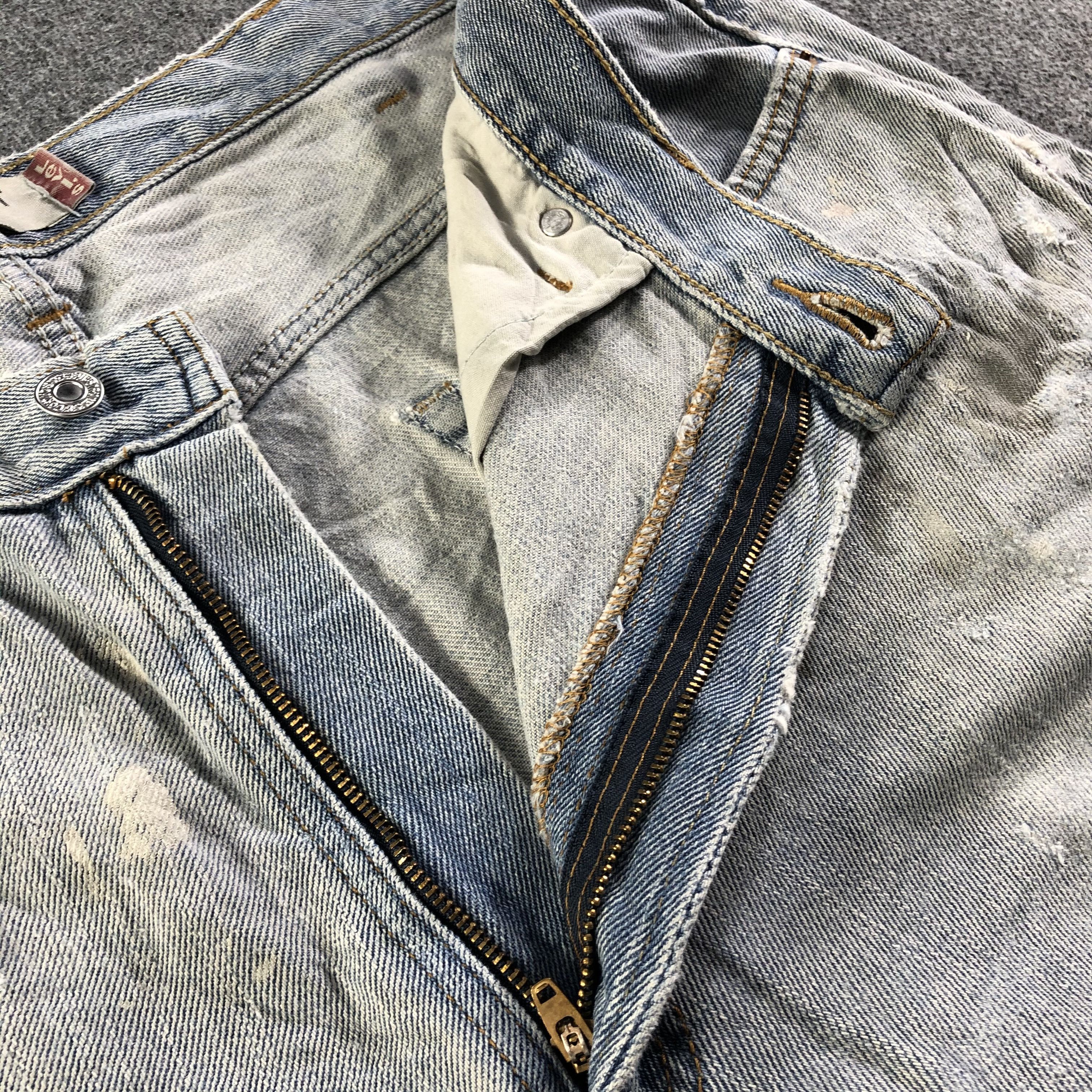 Levi's Vintage Light Wash Levis 550 Jeans-J4372 Size US 39 - 10 Thumbnail
