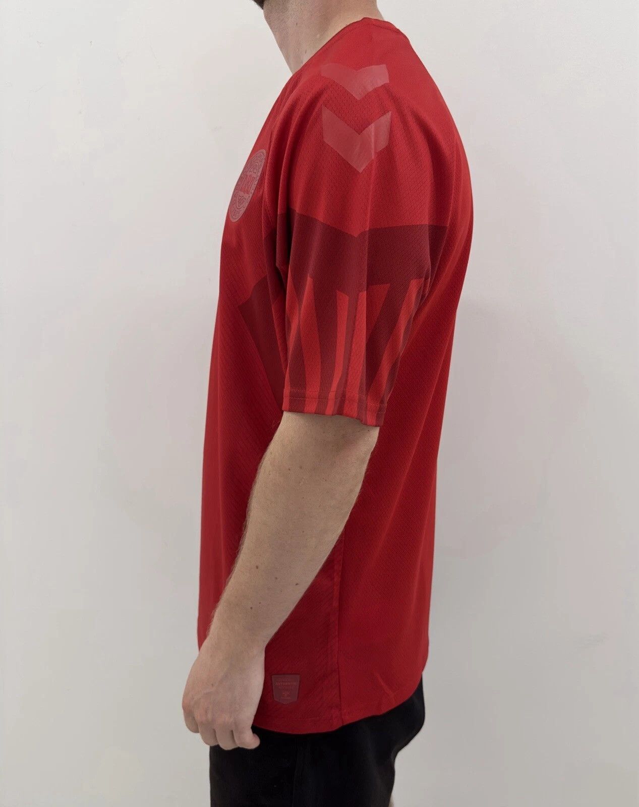 Hummel National Denmark 2022 2023 Home Jersey Shirt Soccer Football Size US XL / EU 56 / 4 - 5 Thumbnail