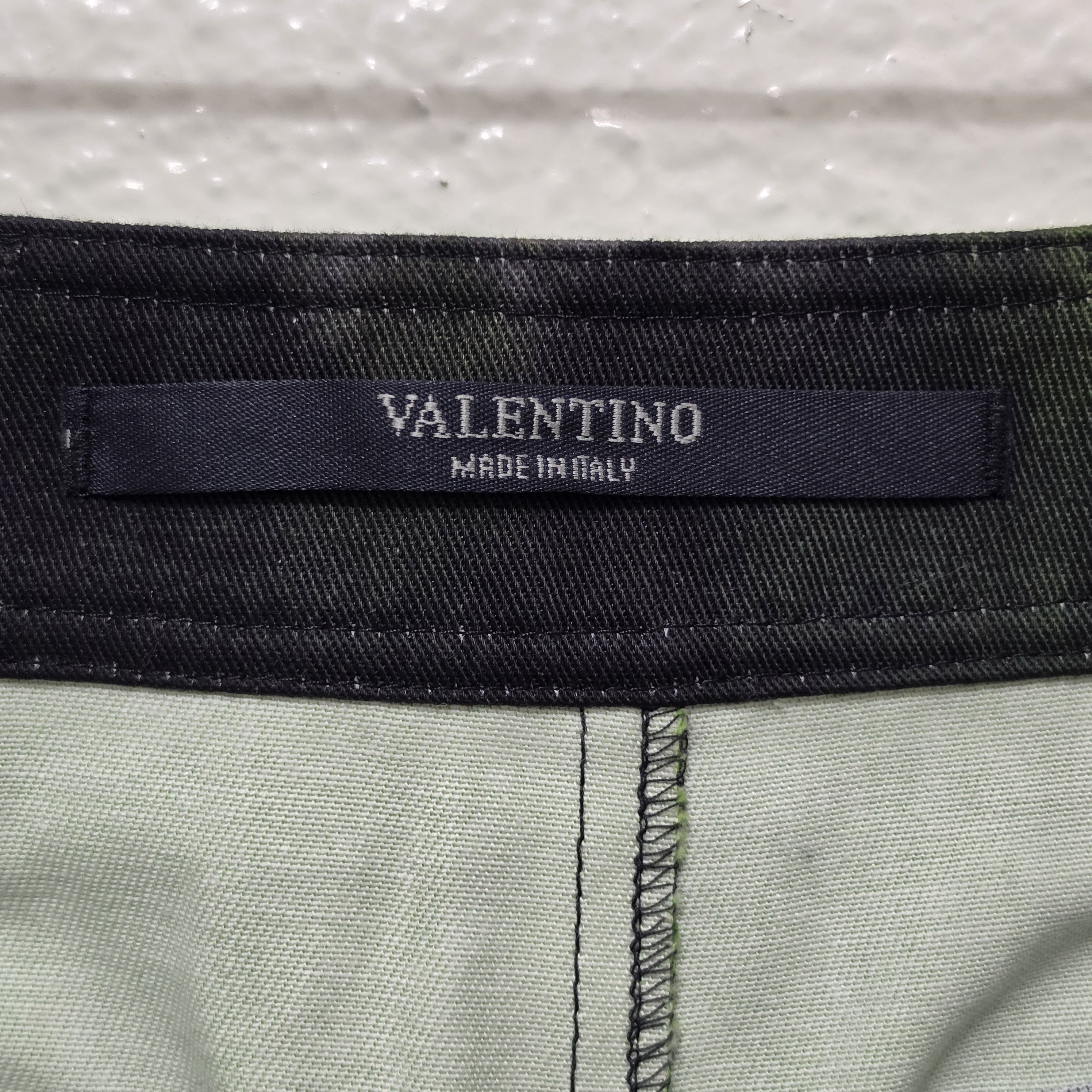 Valentino Bermuda shorts with jelly block print Size US 32 / EU 48 - 6 Thumbnail