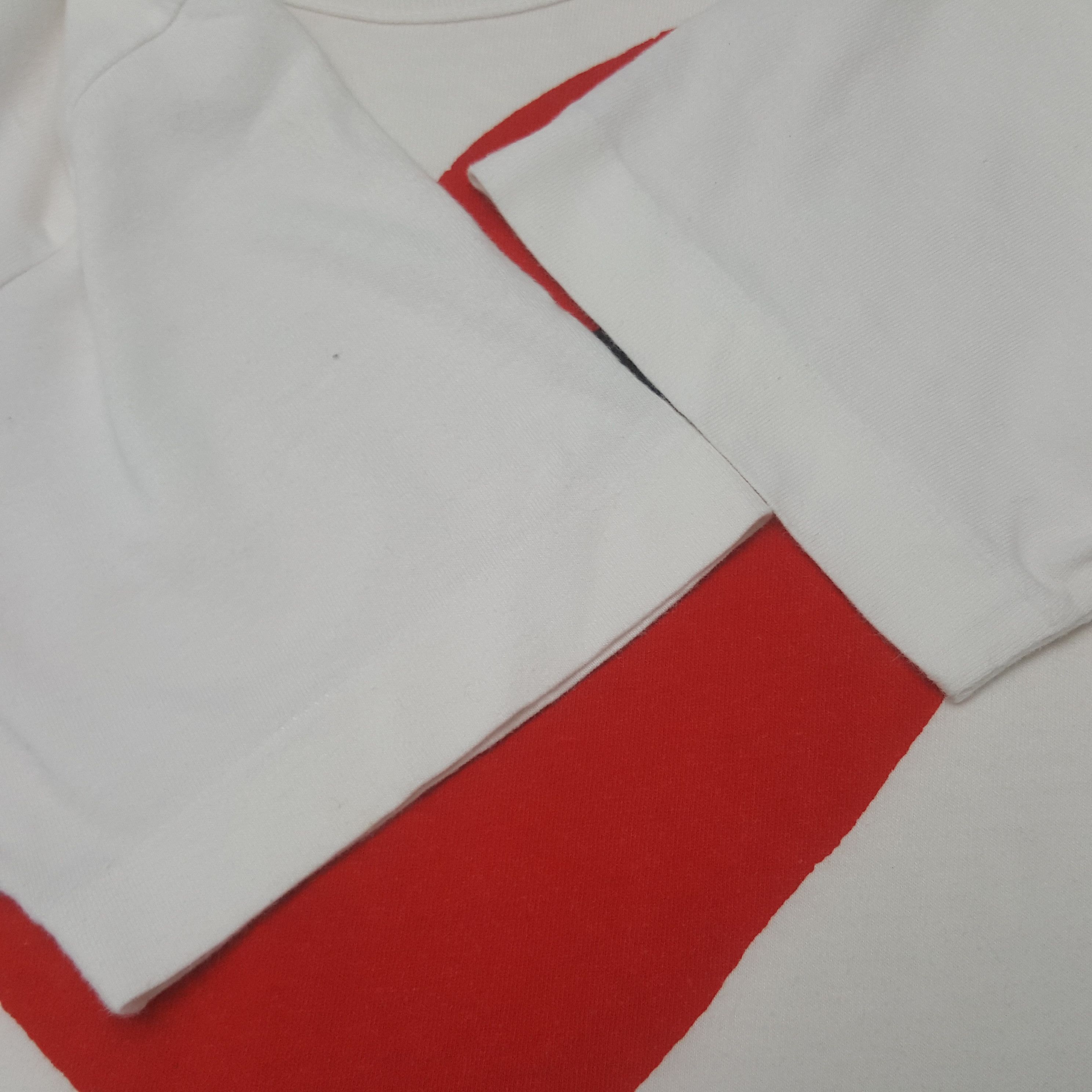 Comme des Garcons PLAY Vintage Play Comme des Garcons Big Red Logo tshirt Size XS / US 0-2 / IT 36-38 - 6 Thumbnail