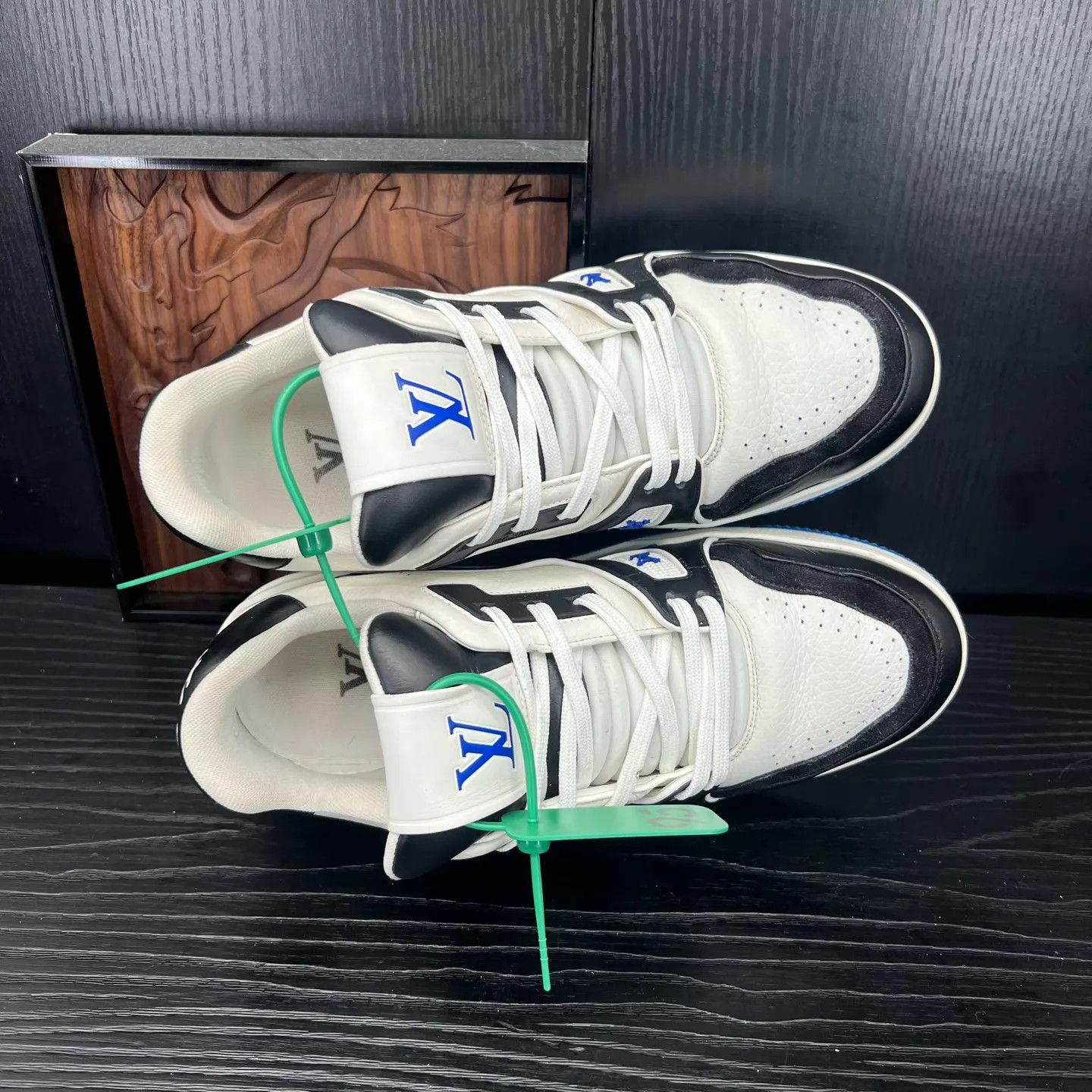 Louis Vuitton LV Trainer New White Blue 5.5 (39.5) Size US 6.5 / EU 39-40 - 6 Thumbnail
