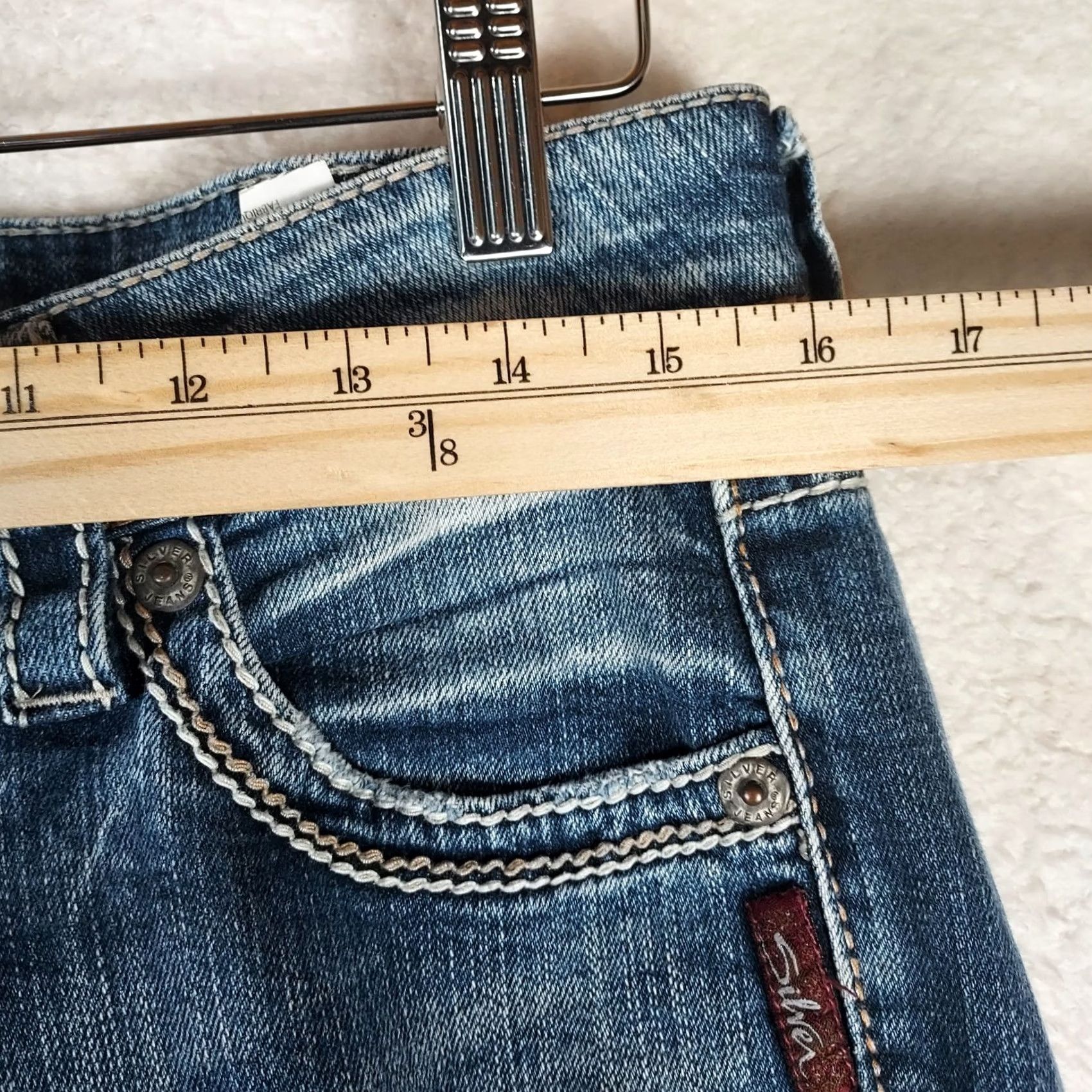 Silver Jeans Co. Silver Jeans Eden Flare Bootcut Denim Jeans Women’s 28x31 Medium Wash Blue 5-Pocket Zip Machine Washable Regular Size Type Womens Jeans Mens? Size 28" / US 6 / IT 42 - 5 Thumbnail