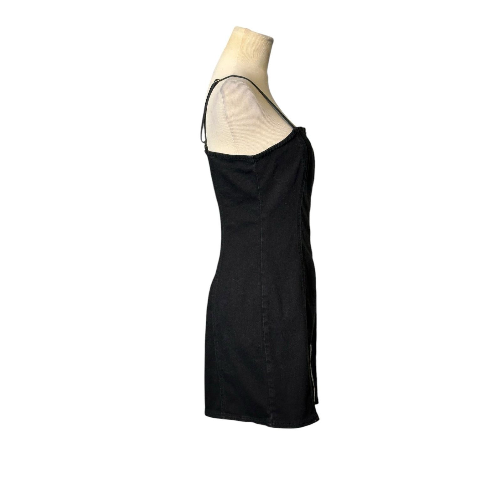 Forever 21 FOREVER 21 black zippered bodycon mini dress size Medium Size M / US 6-8 / IT 42-44 - 6 Thumbnail