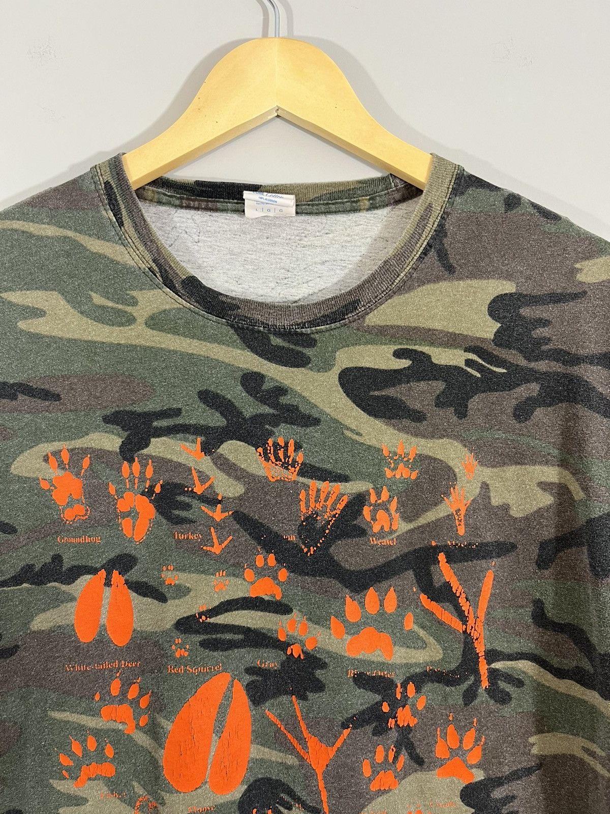 Vintage Camo Wildlife Tracks Distressed Tee Size US L / EU 52-54 / 3 - 2 Thumbnail