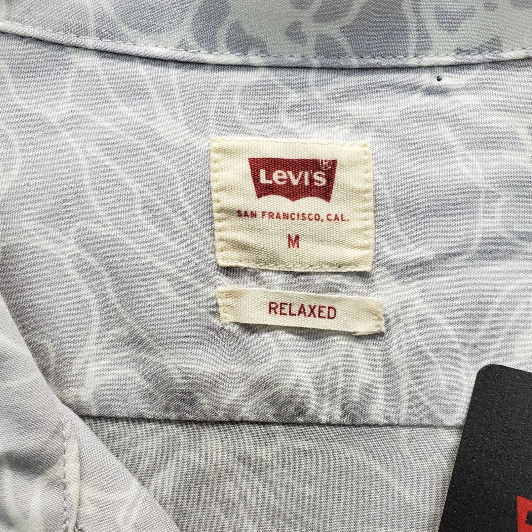 Levi's Levi's Classic Camp Shirt Mens M Multicolor Floral Relaxed Fit Chest Pocket 219760121 Size US M / EU 48-50 / 2 - 6 Thumbnail