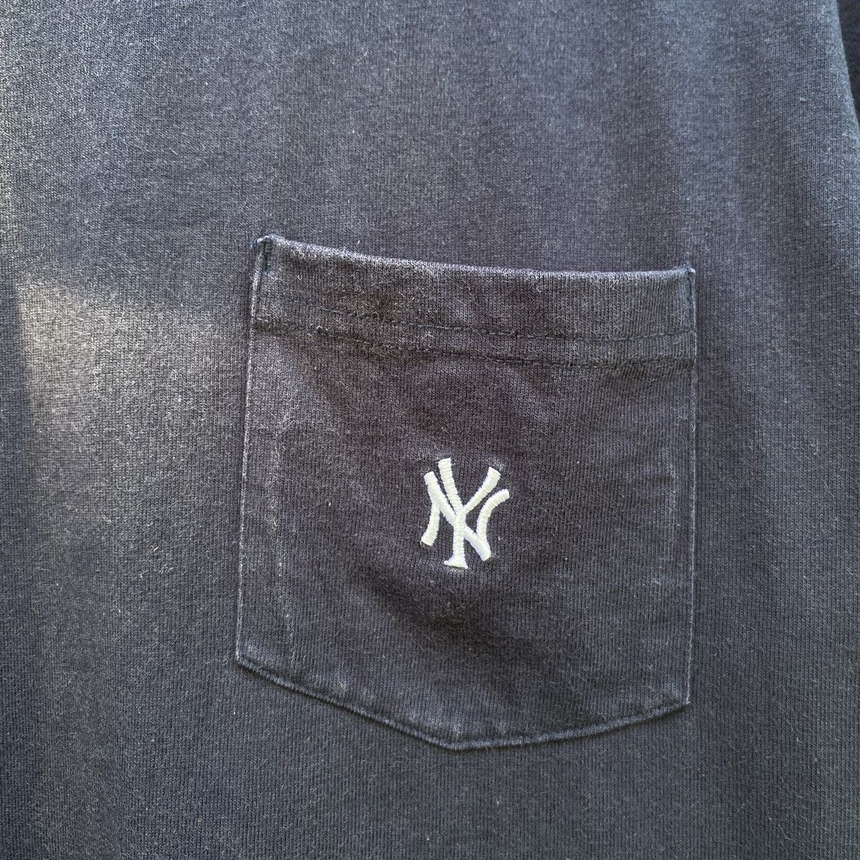 New York Yankees Thrashed Faded Vintage Y2K New York Yankees Pocket ERD TEE Size US XL / EU 56 / 4 - 3 Thumbnail