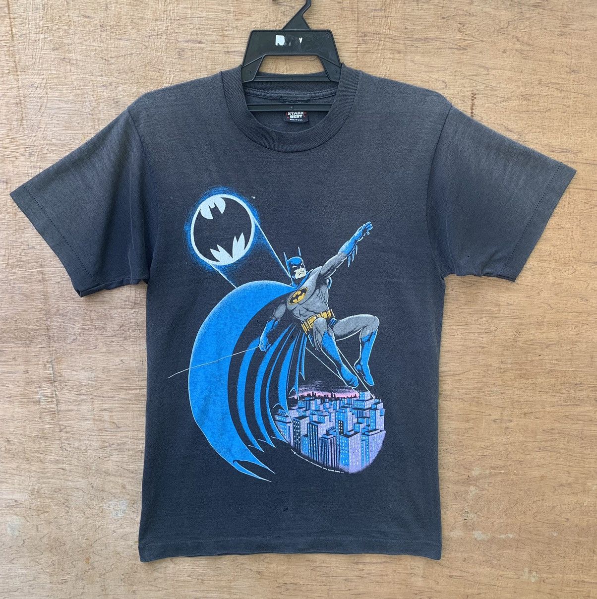 DC Comics Rare Distressed Vintage 80s Batman Superheroes DC Comic Tee Size US M / EU 48-50 / 2 - 2 Thumbnail