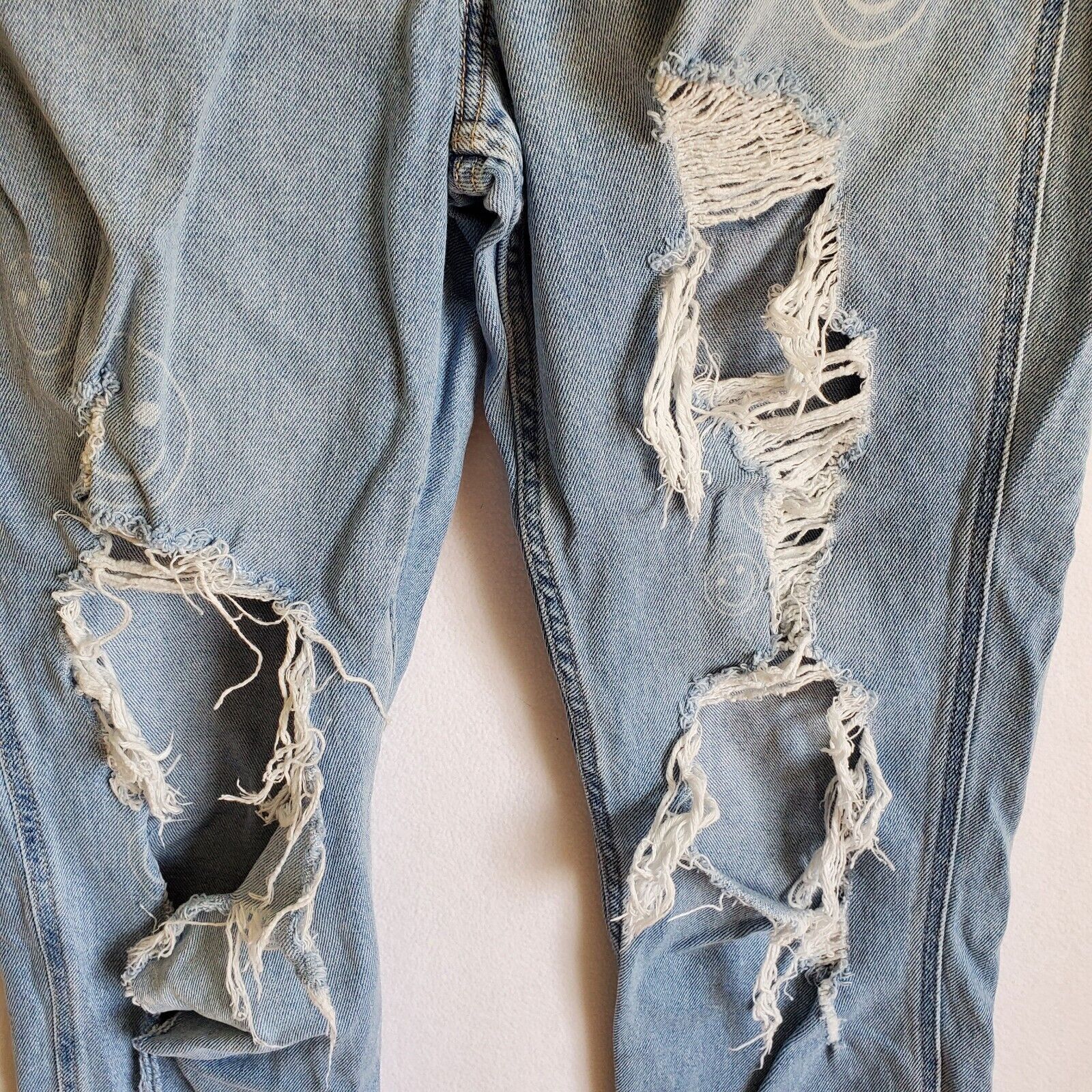 Hollister Hollister Face Distressed Ultra High Rise Mom Blue Jeans Size 29" - 4 Thumbnail
