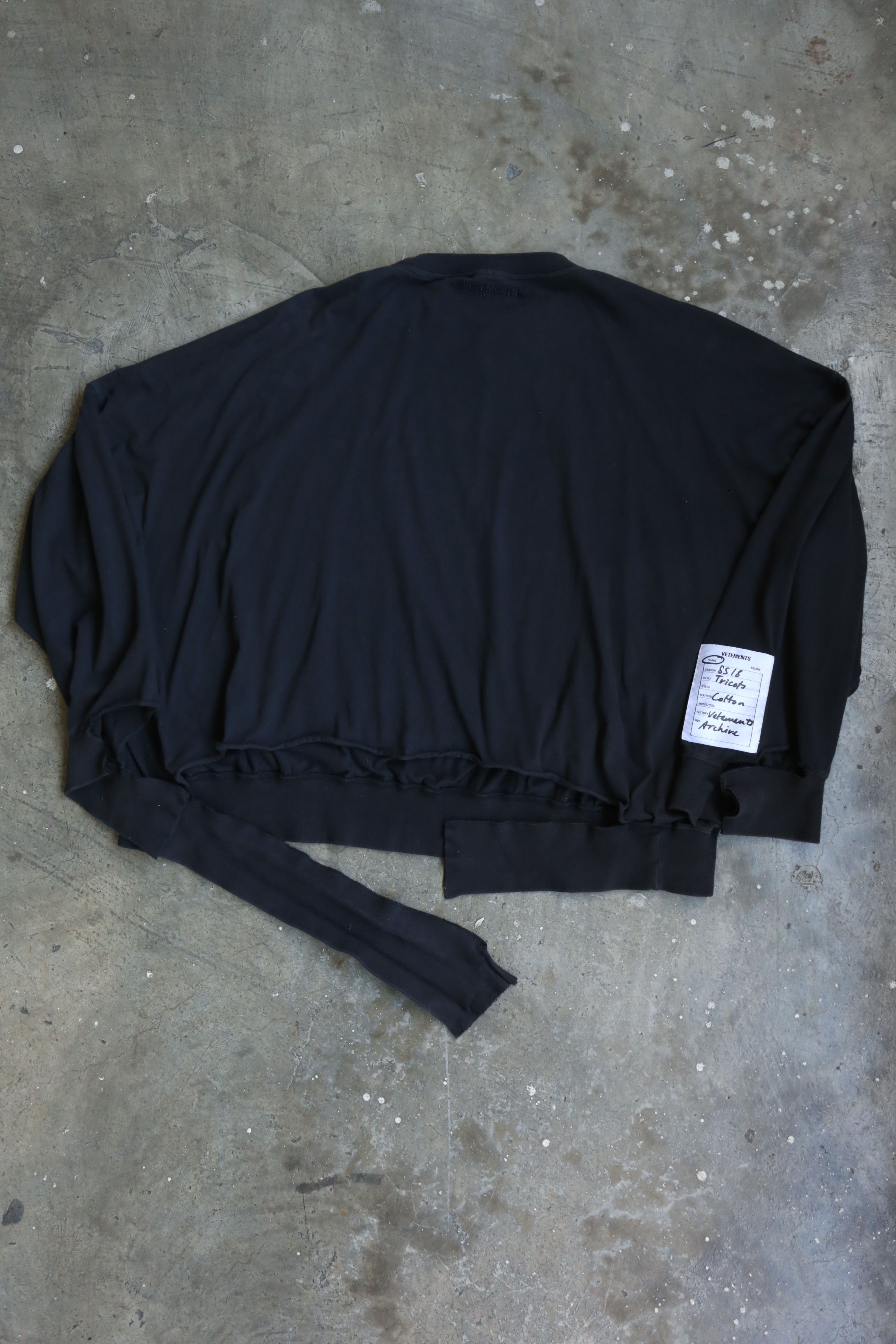 Vetements Vetements - S/S 18 - Cut-Out Sweater Size US L / EU 52-54 / 3 - 4 Thumbnail