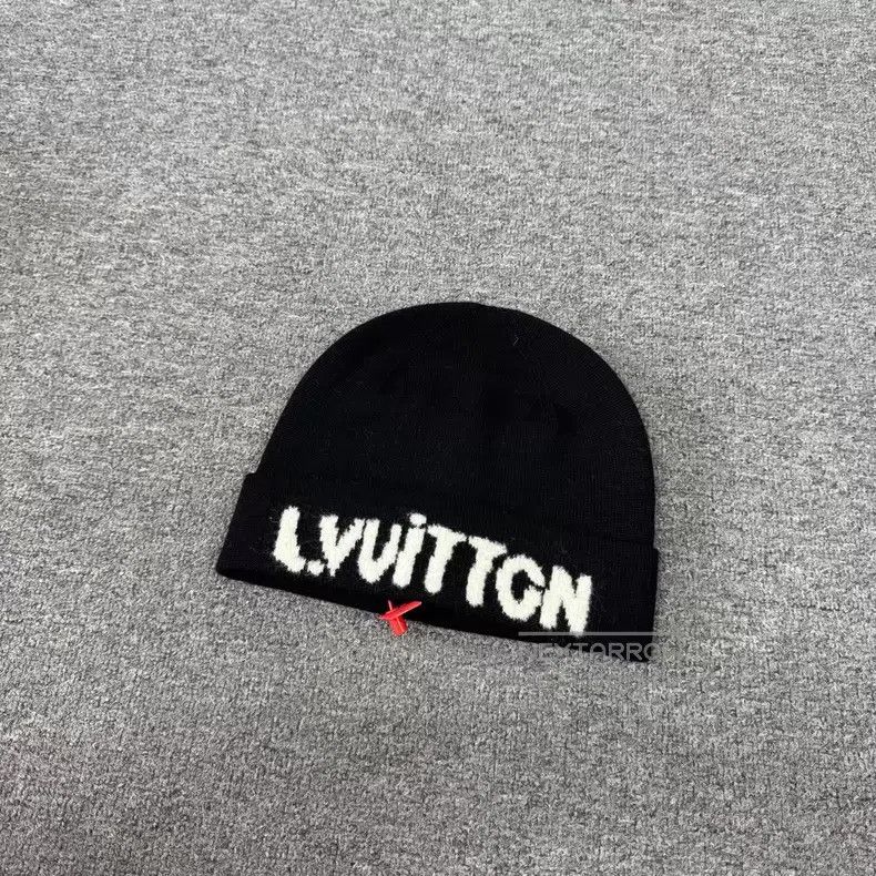 Louis Vuitton Louis Vuitton Letter logo wool cold hat Size ONE SIZE - 1 Thumbnail