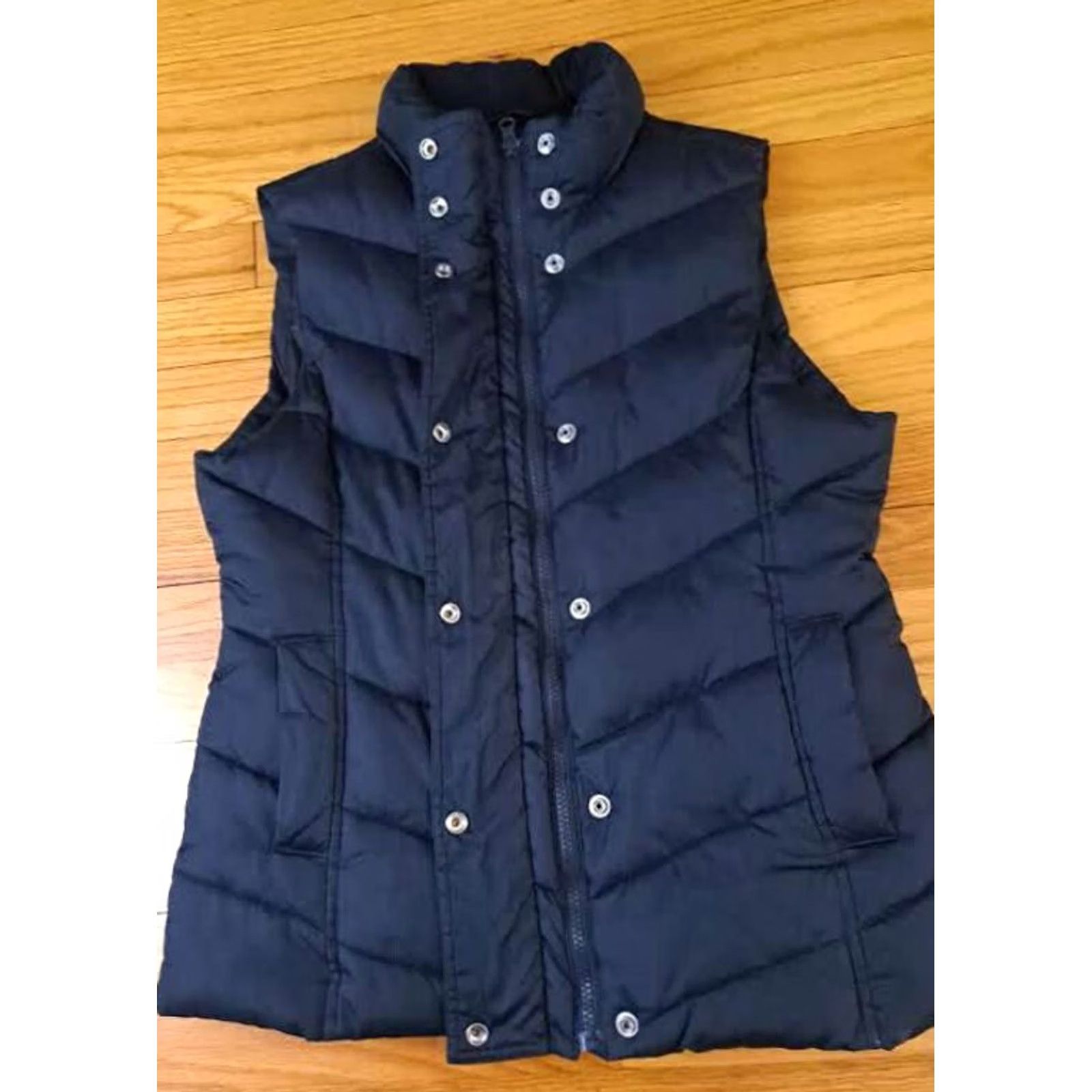 Gap VINTAGE Gap Vest Down Black Short Zip&Button Medium Women Outdoor Puffer Vest Gap Womens Size M / US 6-8 / IT 42-44 - 4 Thumbnail