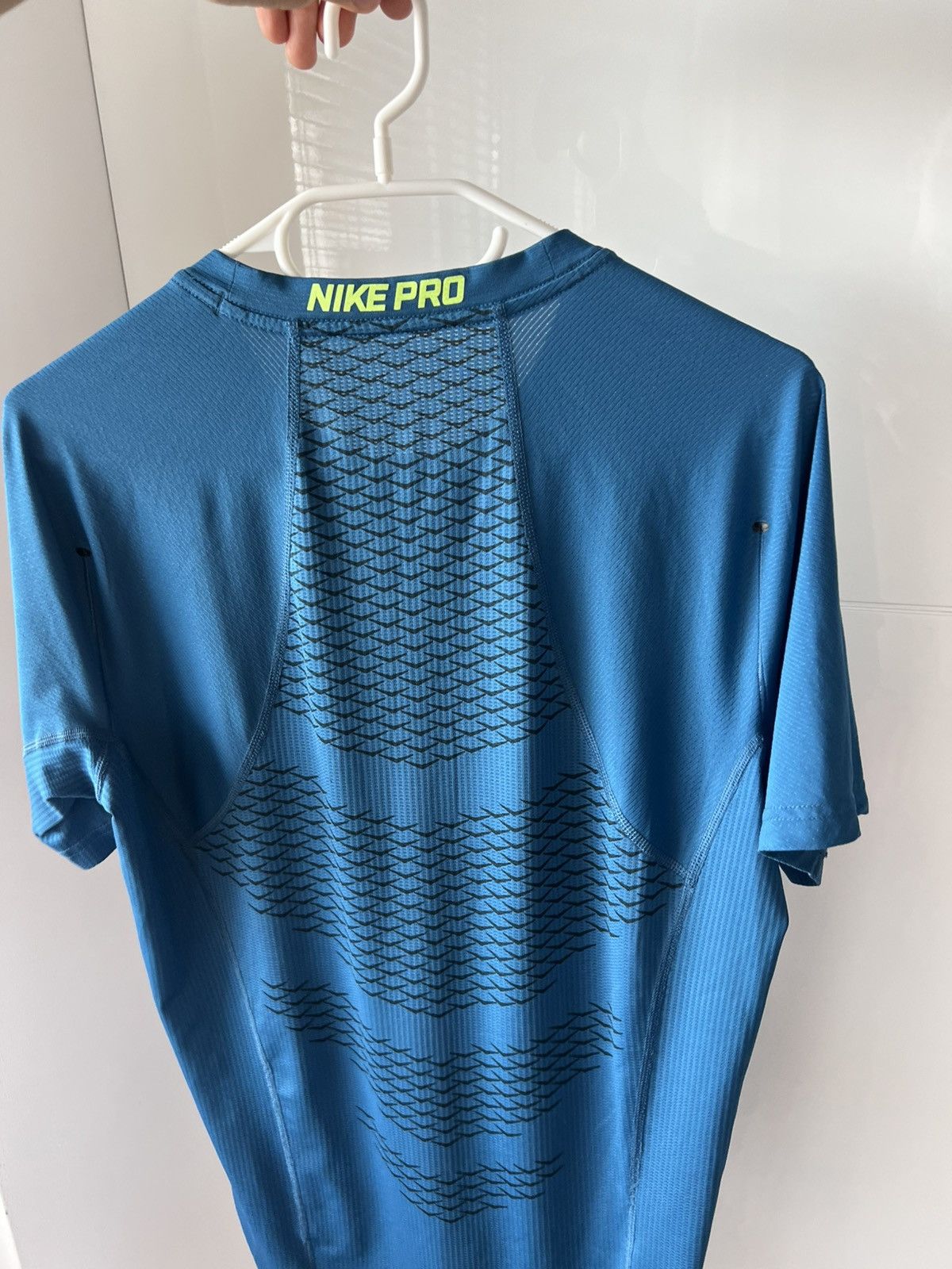 Nike ‼️Nike Pro Combat Hypercool Pitted Onyx Tyle Gym T-Shirt‼️ Size US S / EU 44-46 / 1 - 9 Thumbnail