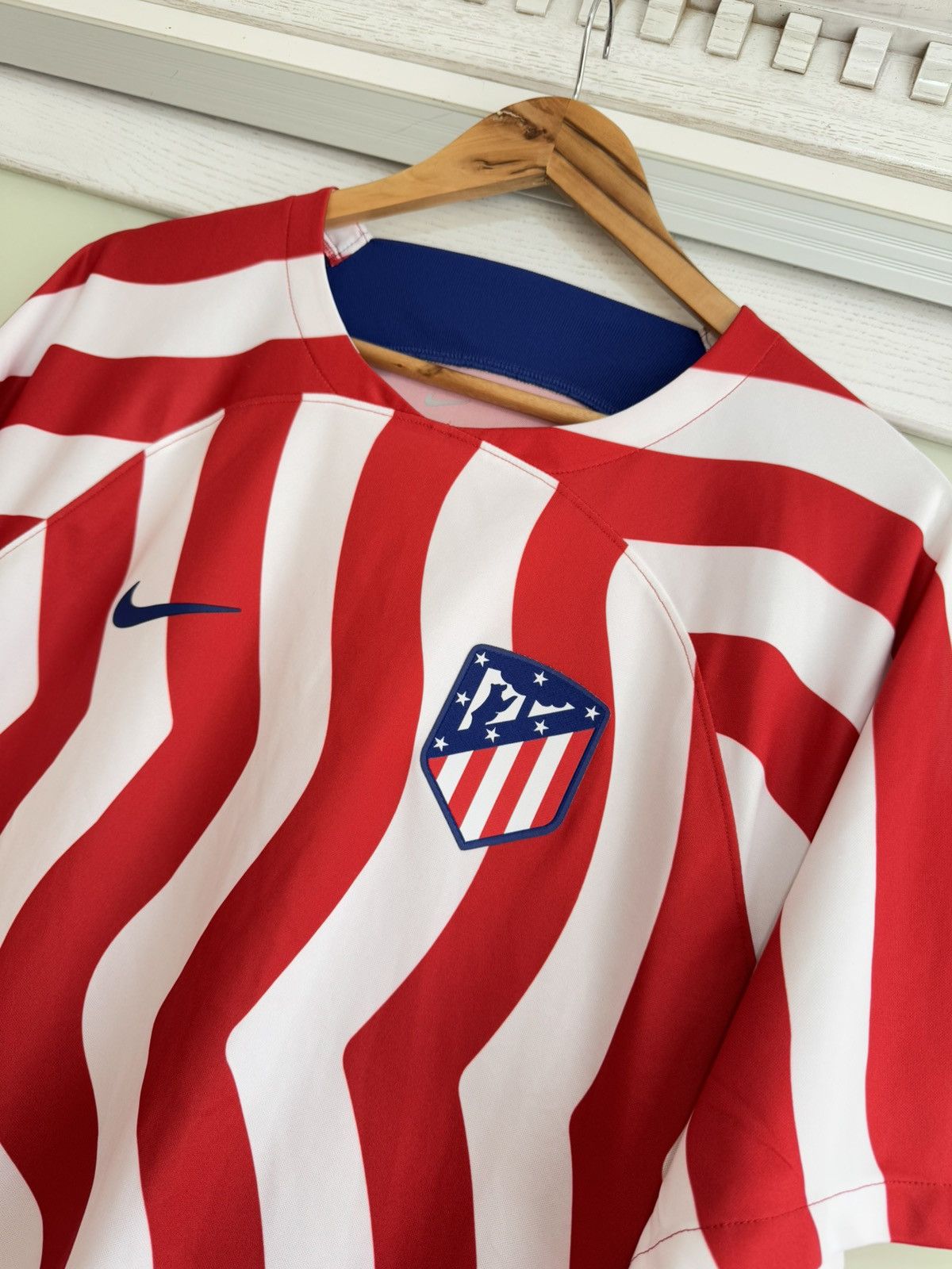 Nike Atletico Madrid 2022-2023 Home Soccer Jersey Football Kit Size US XL / EU 56 / 4 - 6 Thumbnail