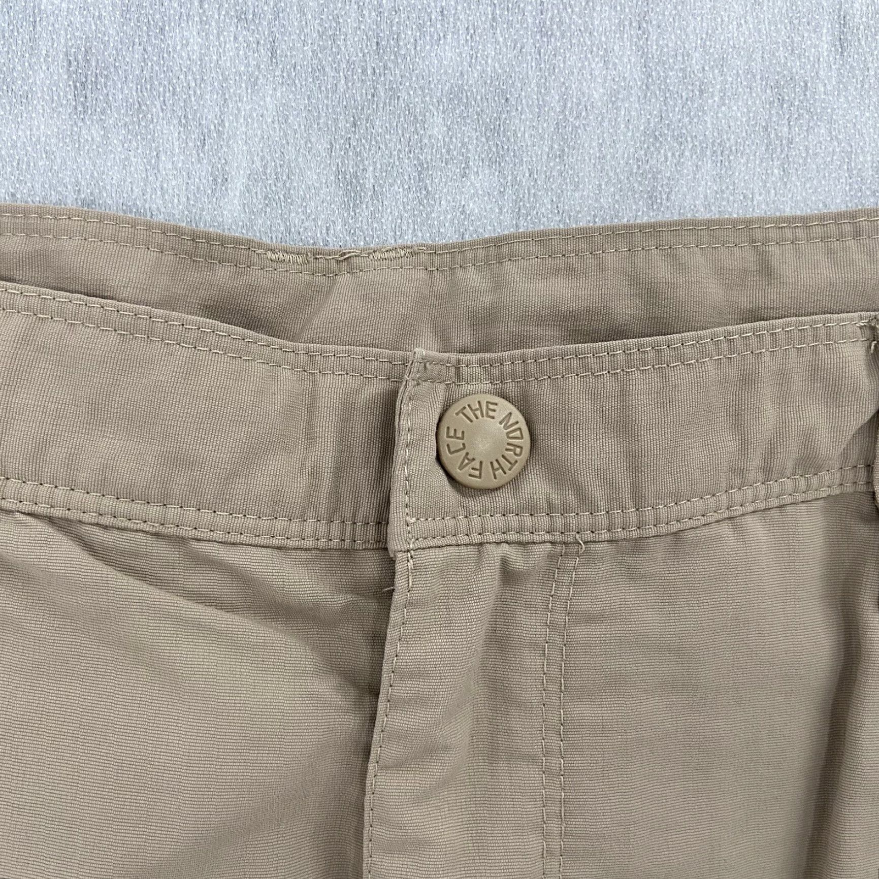The North Face VINTAGE The North Face Cargo Shorts Men Medium Khaki Nylon Outdoors Hiking Fishing Casual Size US 31 - 5 Thumbnail
