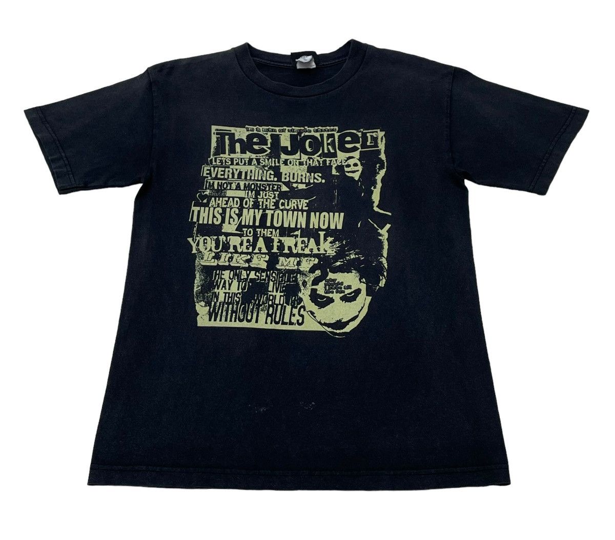 image of Vintage Movie Batman Joker The Dark Knight T-Shirt 2000S in Black, Men's (Size Small)