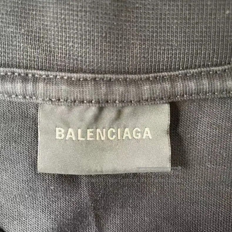 Balenciaga Balenciaga Black Mirror Flip Logo Tee. Size US XS / EU 42 / 0 - 3 Thumbnail