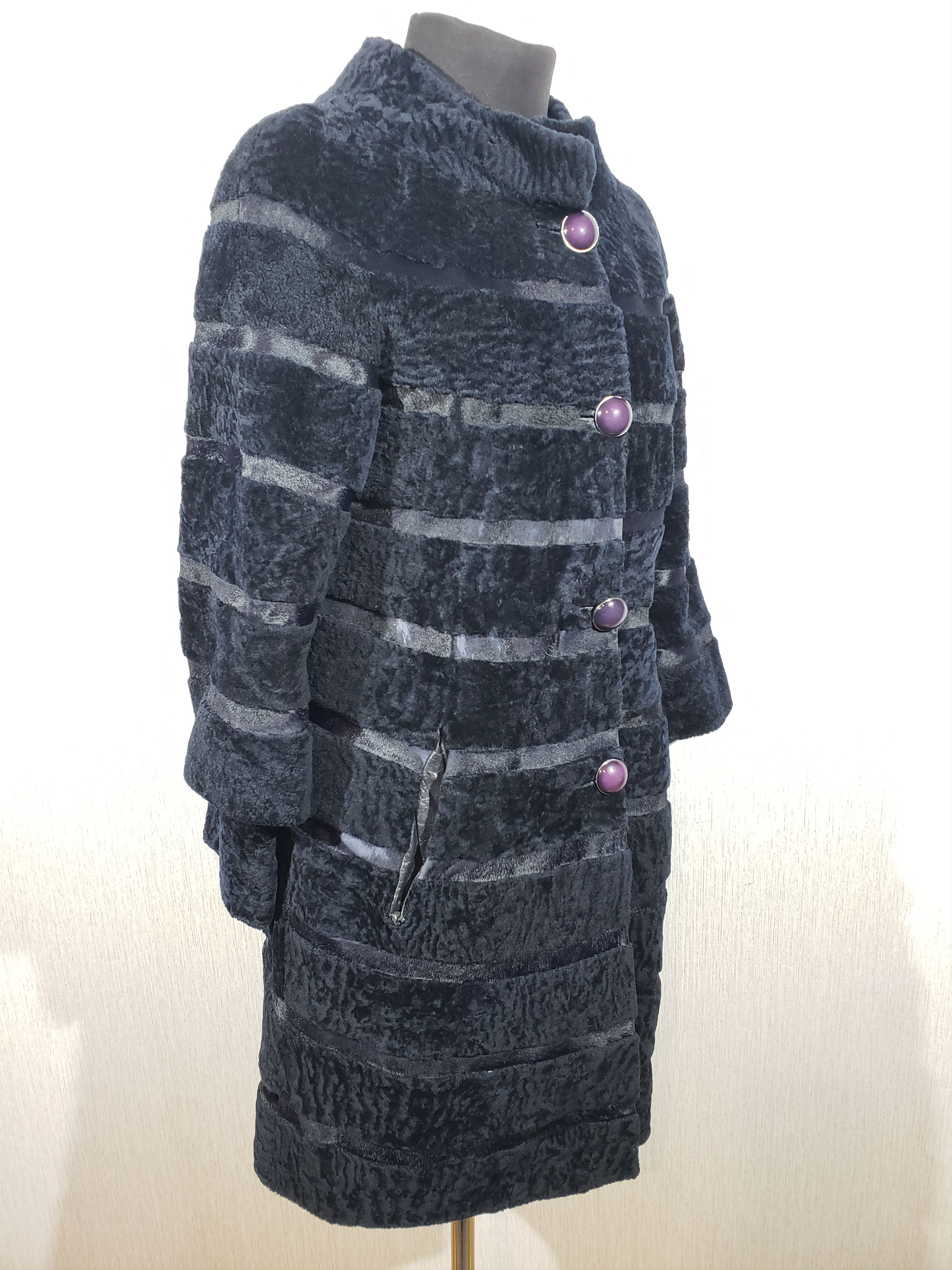 Other Wonderful women's sheepskin coat. Size M / US 6-8 / IT 42-44 - 3 Thumbnail