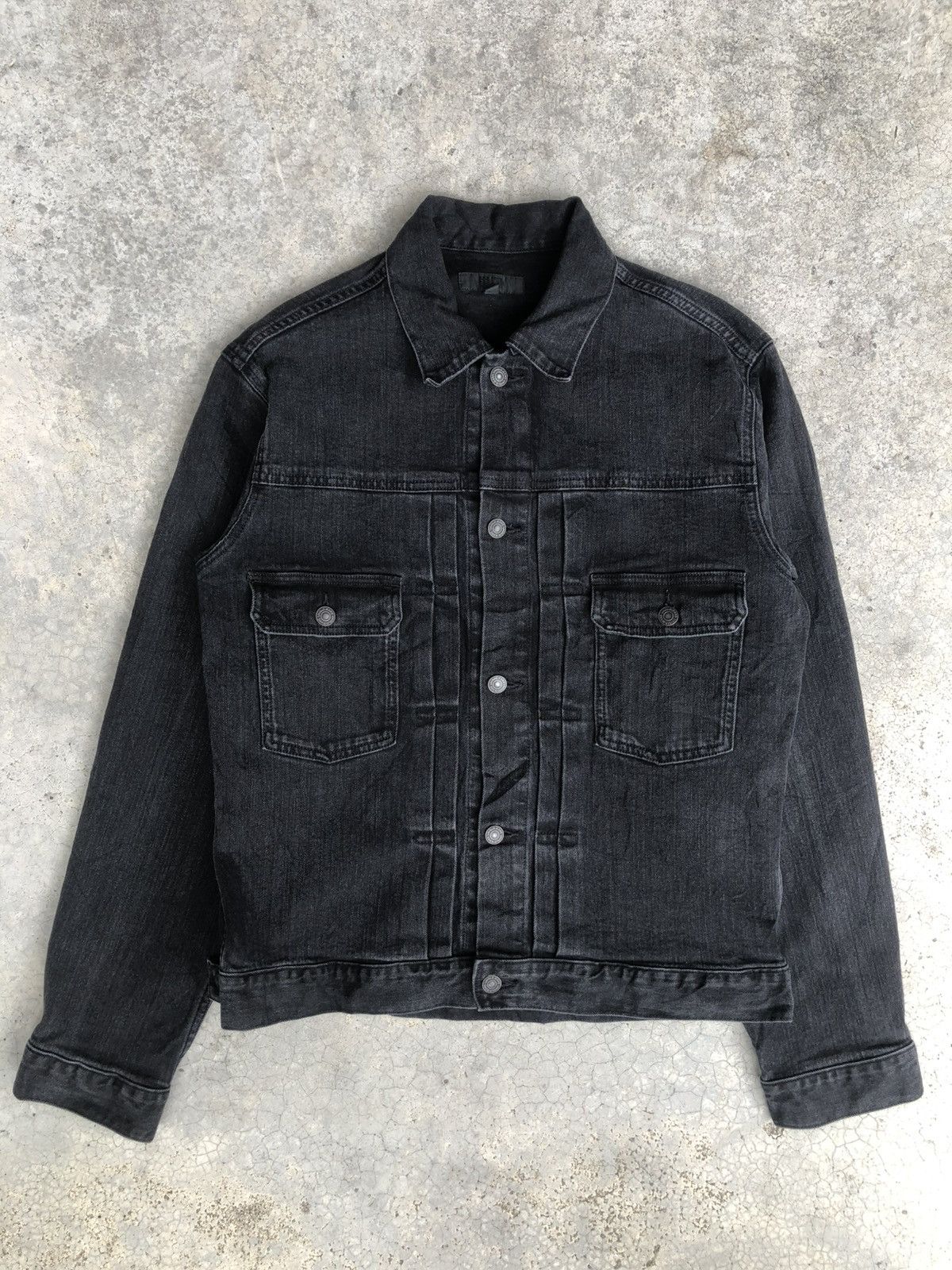 Uniqlo Japanese Uniqlo Type 2 Denim Jacket Distressed Denim Size US L / EU 52-54 / 3 - 1 Thumbnail
