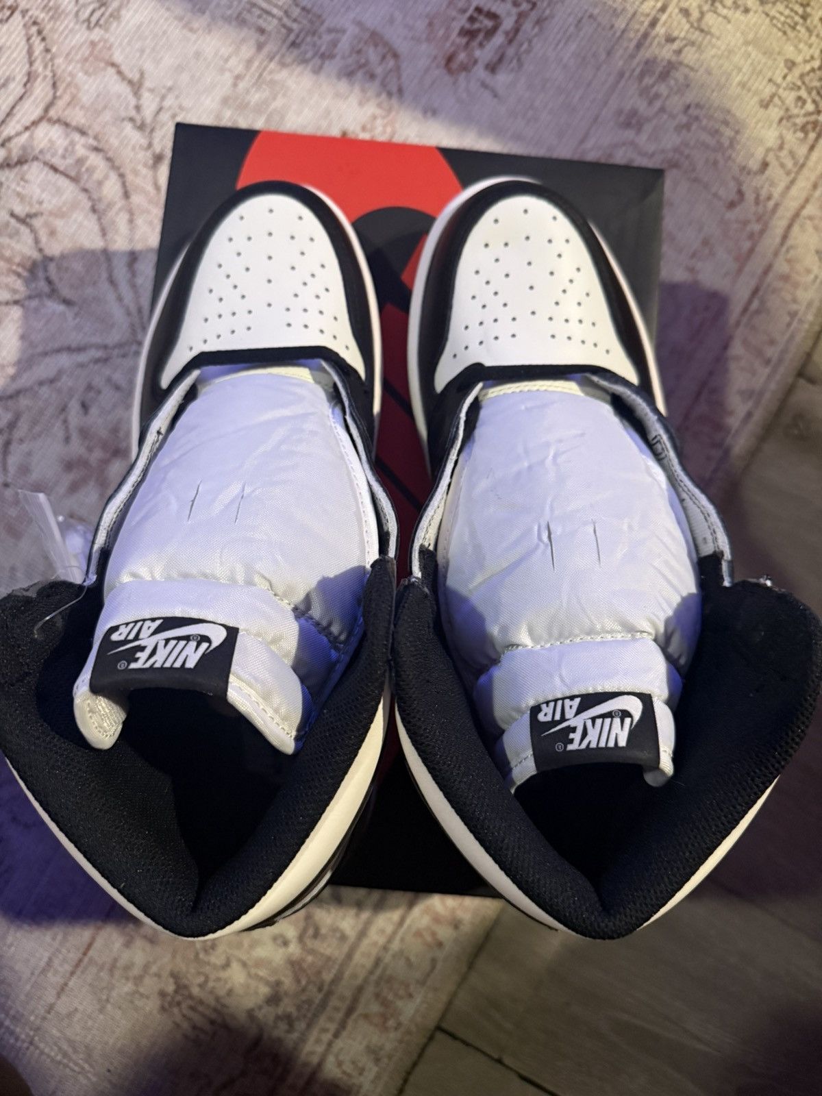 Jordan Brand Nike Air Jordan 1 Retro High OG "Dark Mocha" Size US 10.5 / EU 43-44 - 3 Thumbnail