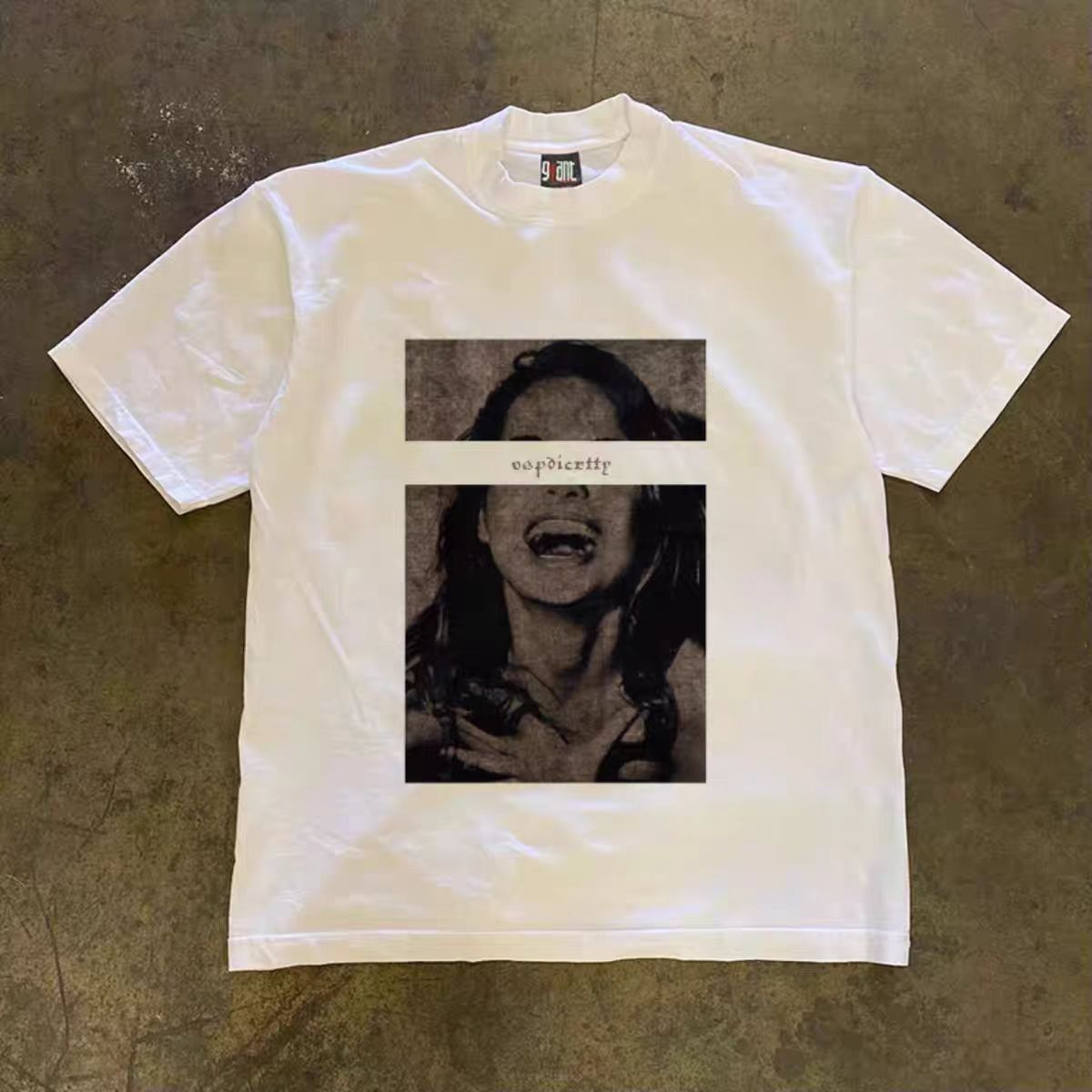 Japanese Brand White casual retro trendy girls printed t-shirt Size US M / EU 48-50 / 2 - 1 Thumbnail