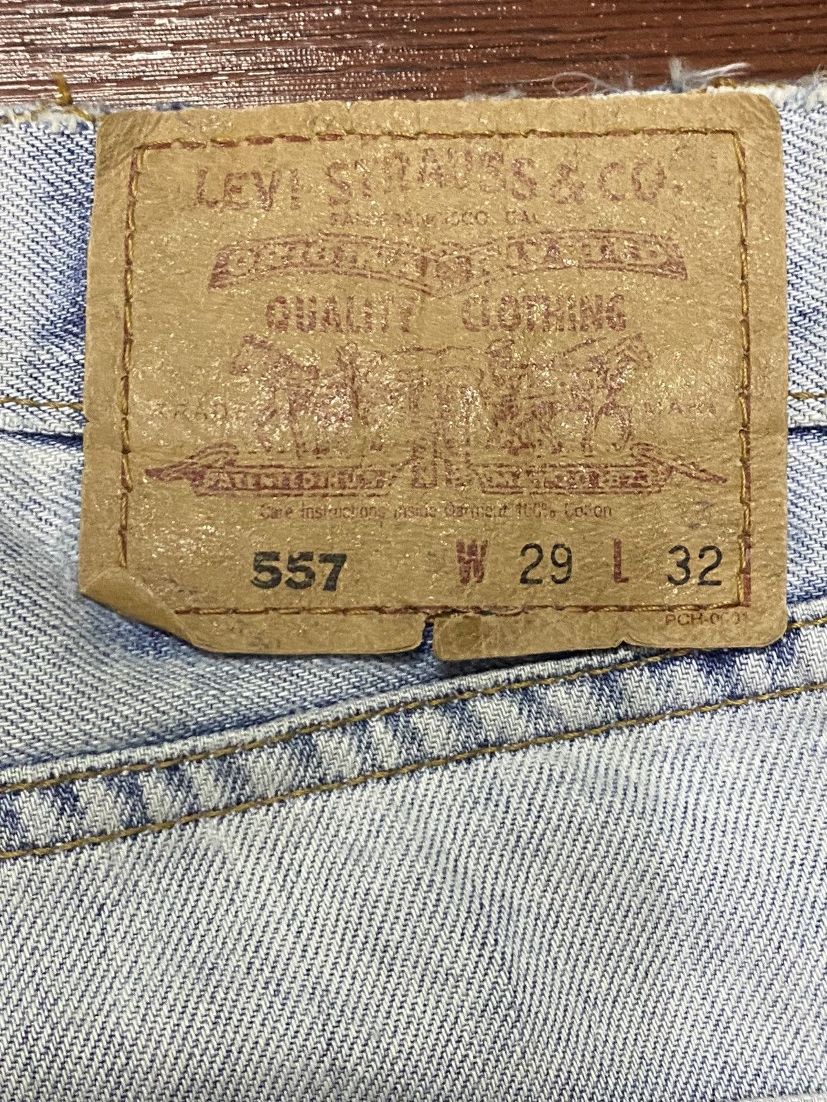 Levi's Vintage Clothing Vintage Levis557 90’s Faded Wash Distressed Loose Jeans Size US 30 / EU 46 - 9 Thumbnail