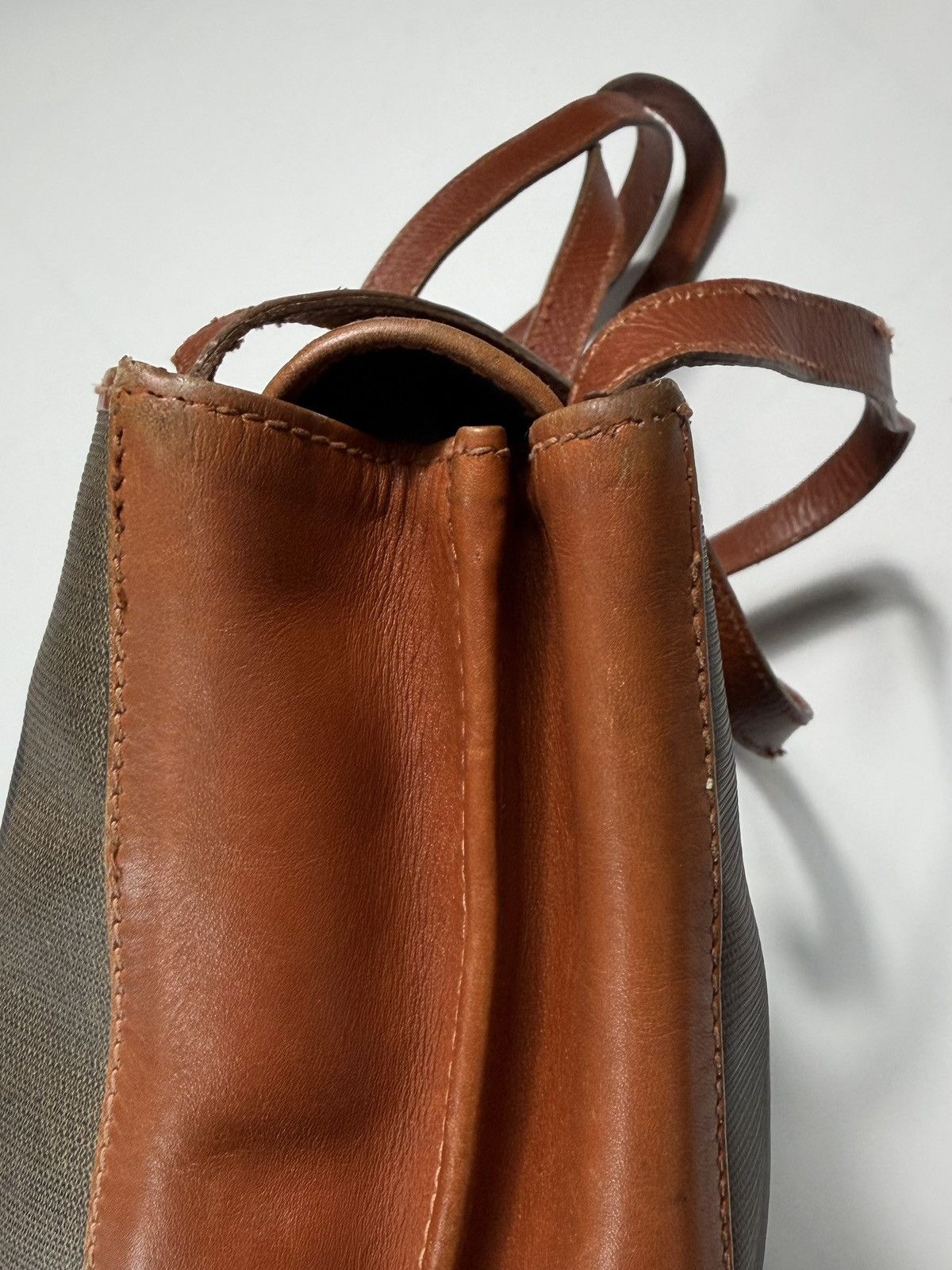 Fendi Vintage Fendi Leather Bag Size ONE SIZE - 10 Thumbnail