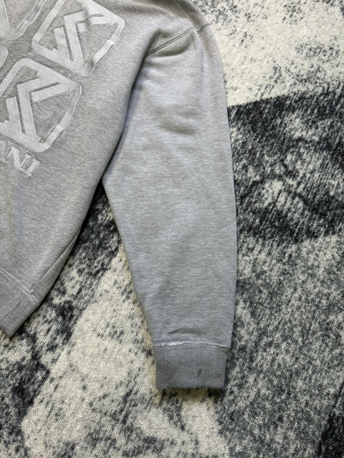 Karl Kani Vintage Karl Kani Hodies Gray Big Logo Distressed Faded Y2K Size US M / EU 48-50 / 2 - 4 Thumbnail