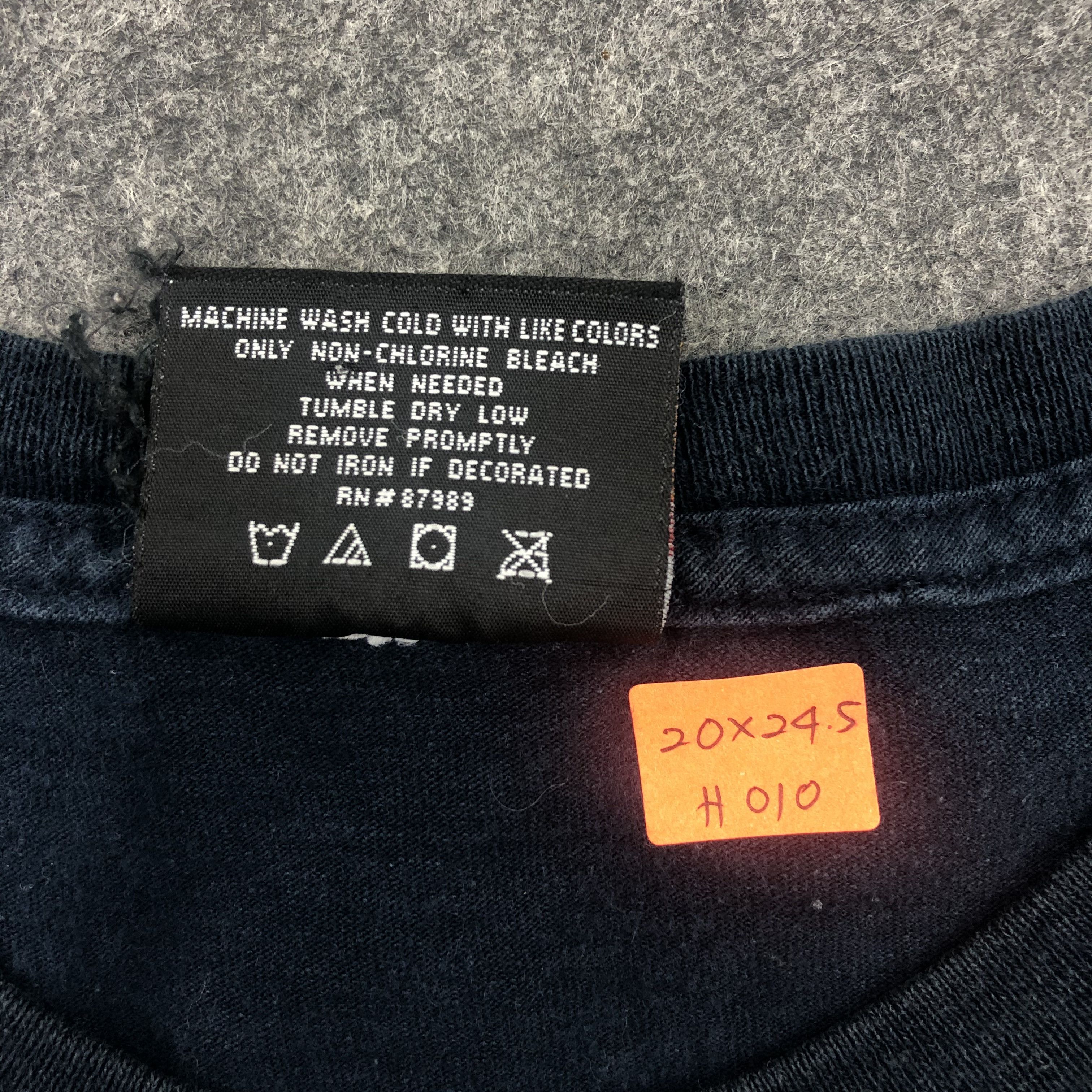 Japanese Brand Vintage World Industries Thumb Wars Medium Tshirt - H010 Size US M / EU 48-50 / 2 - 5 Thumbnail