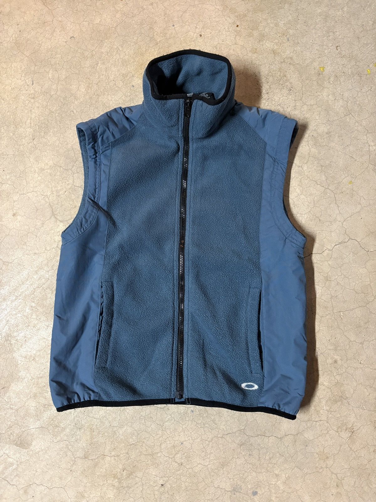 Oakley Vintage 90s Oakley Blue Vest Embroidered Size Medium Size US M / EU 48-50 / 2 - 1 Thumbnail