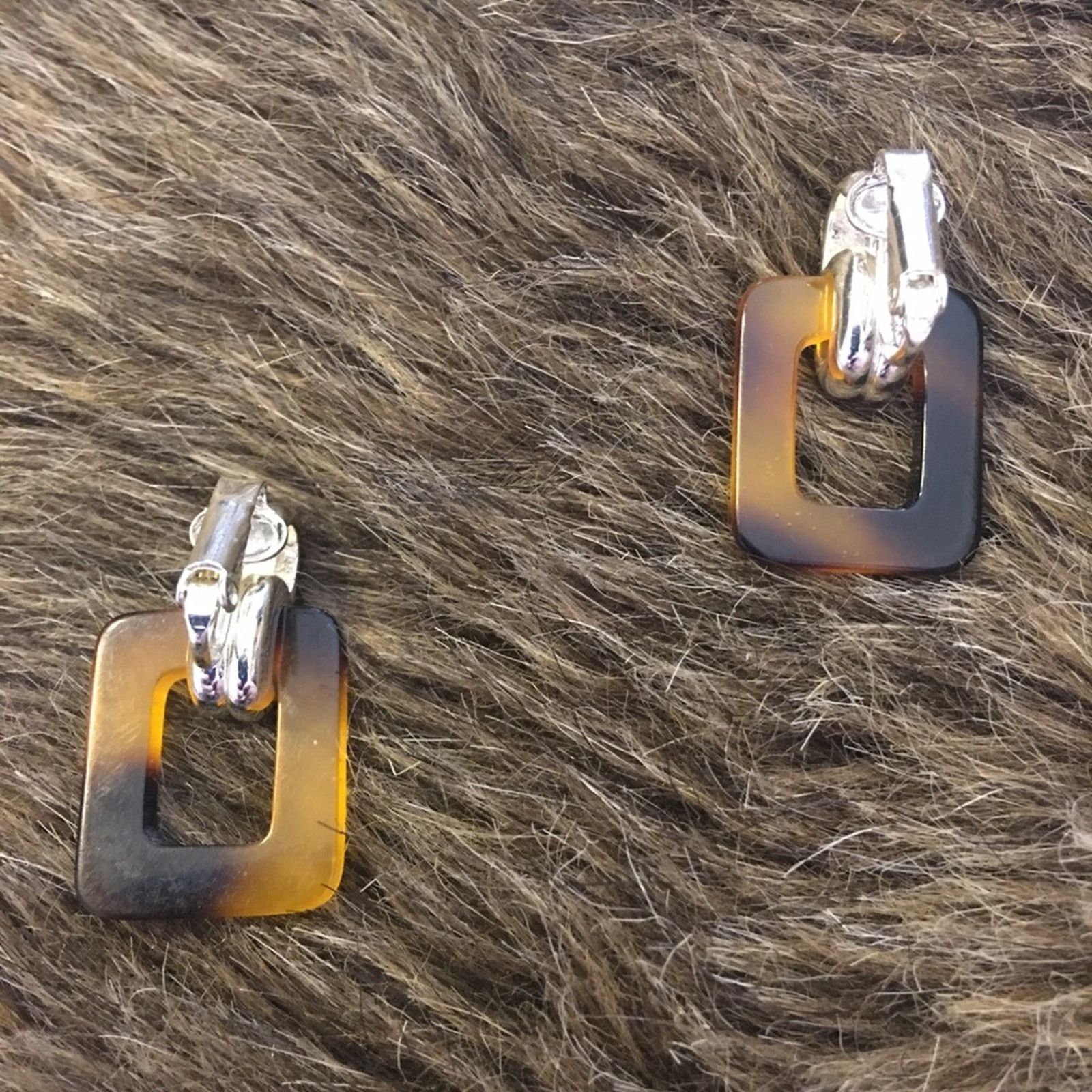 Vintage Vintage faux tortoise silver tone clip on earrings Size ONE SIZE - 2 Thumbnail