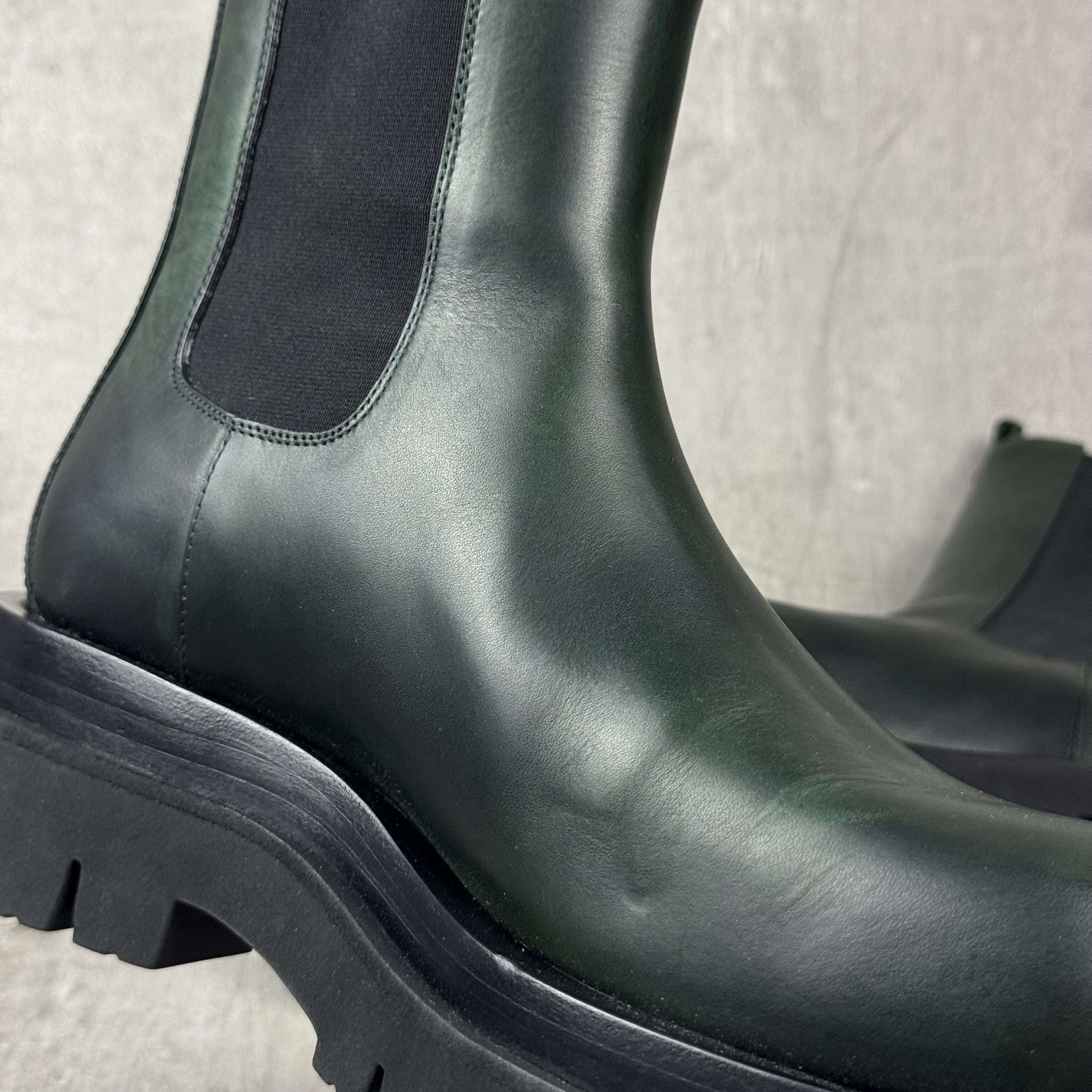 Bottega Veneta BOTTEGA VENETA Lug Chelsea Boots in Bottle Green Size US 8 / EU 41 - 12 Thumbnail