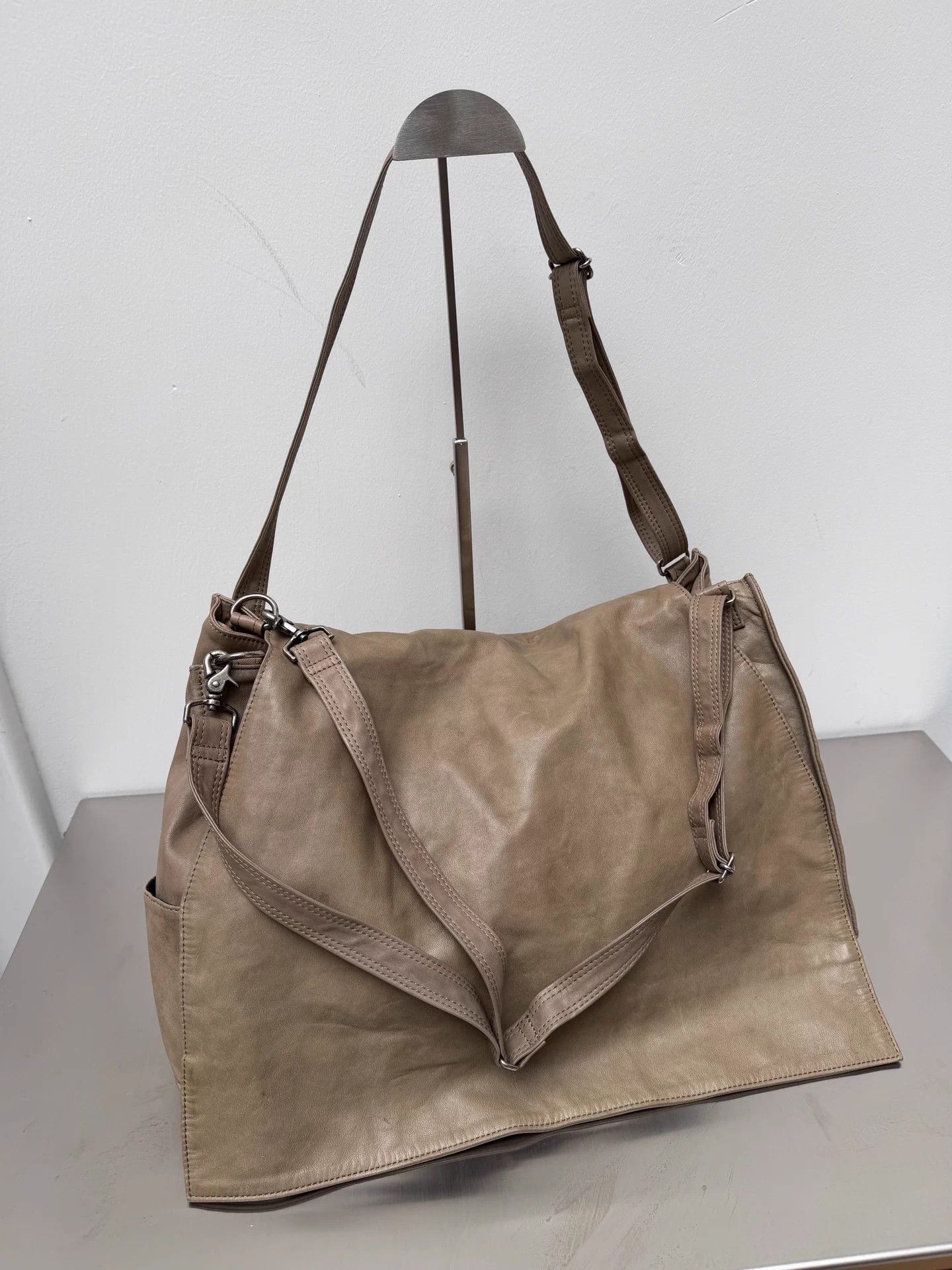 Yohji Yamamoto Yohji Yamamoto Y's Horsehide Beige Flap 2way crossbody Size ONE SIZE - 1 Thumbnail