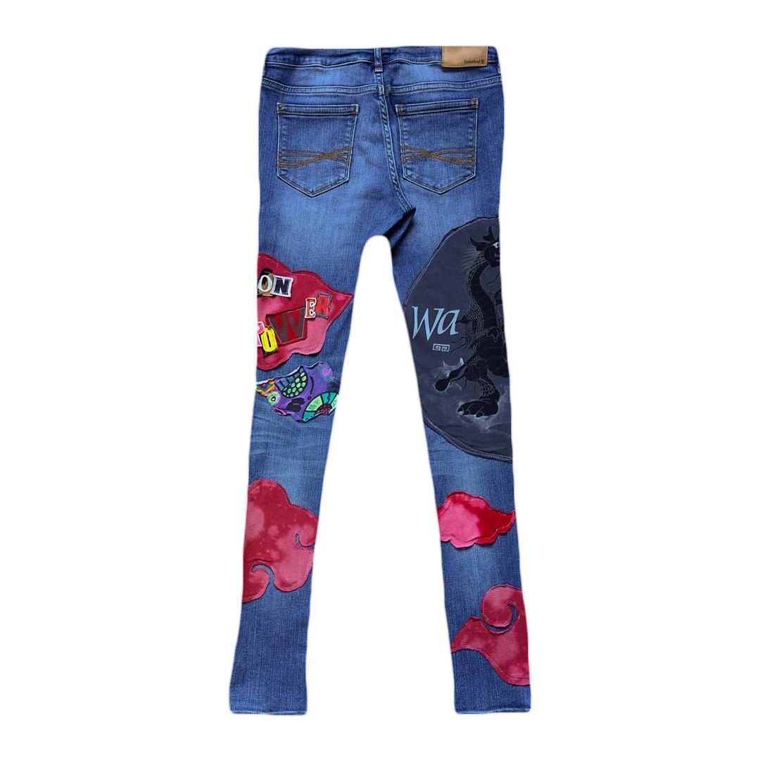 Timberland Upcycled “DRAGON POWER” Timberland Jeans Size 27" / US 4 / IT 40 - 2 Thumbnail