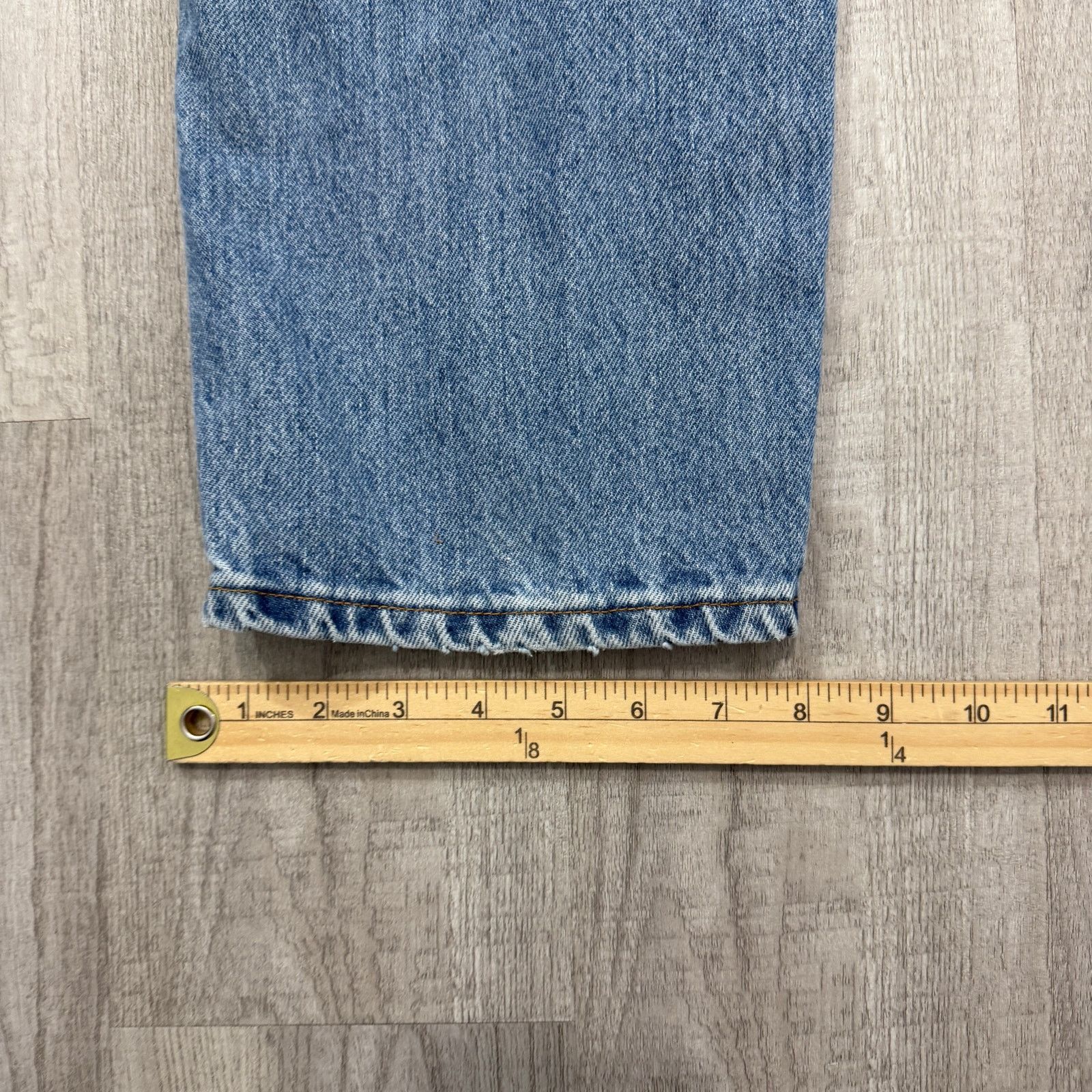 Levi's Vintage Levis 550 Jeans Men's 34x31 Blue Relaxed Denim 90s Size US 34 / EU 50 - 11 Thumbnail