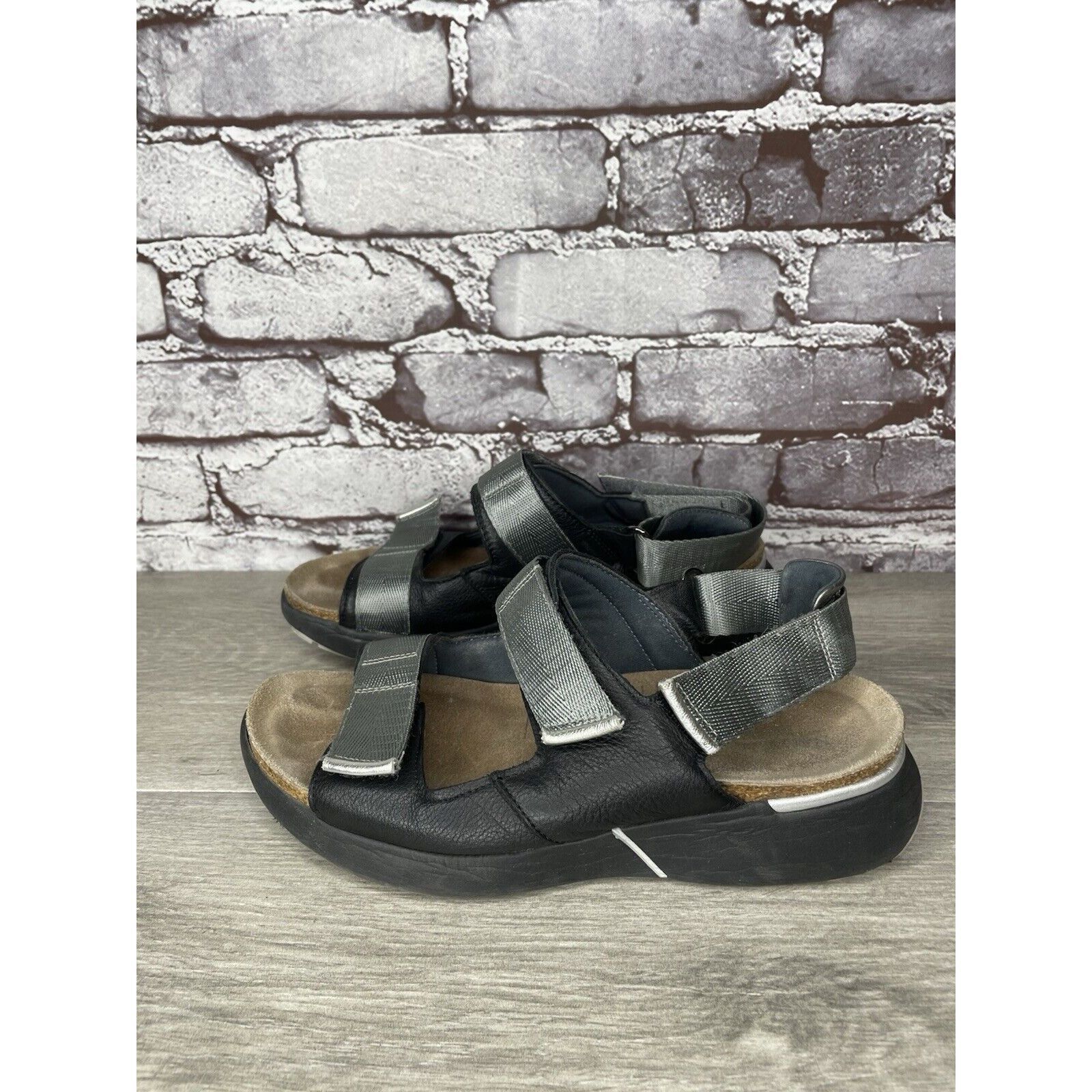Other Naot Black Leather Gray Textile Wedge Ankle Strap Sandals Wo Size US 7.5 / IT 37.5 - 13 Thumbnail