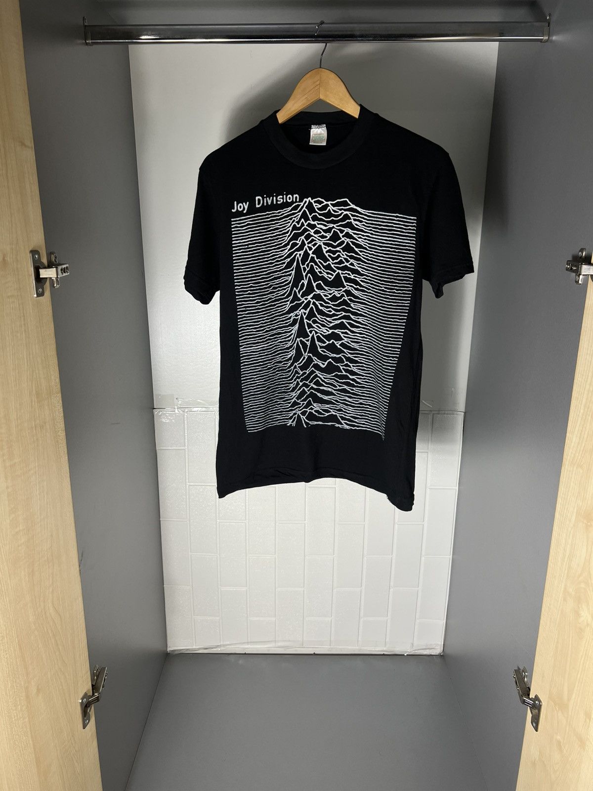 Band Tees VINTAGE JOY DIVISION RETRO ROCK T-SHIRT WORLD TOUR Y2K 90s Size US M / EU 48-50 / 2 - 1 Thumbnail