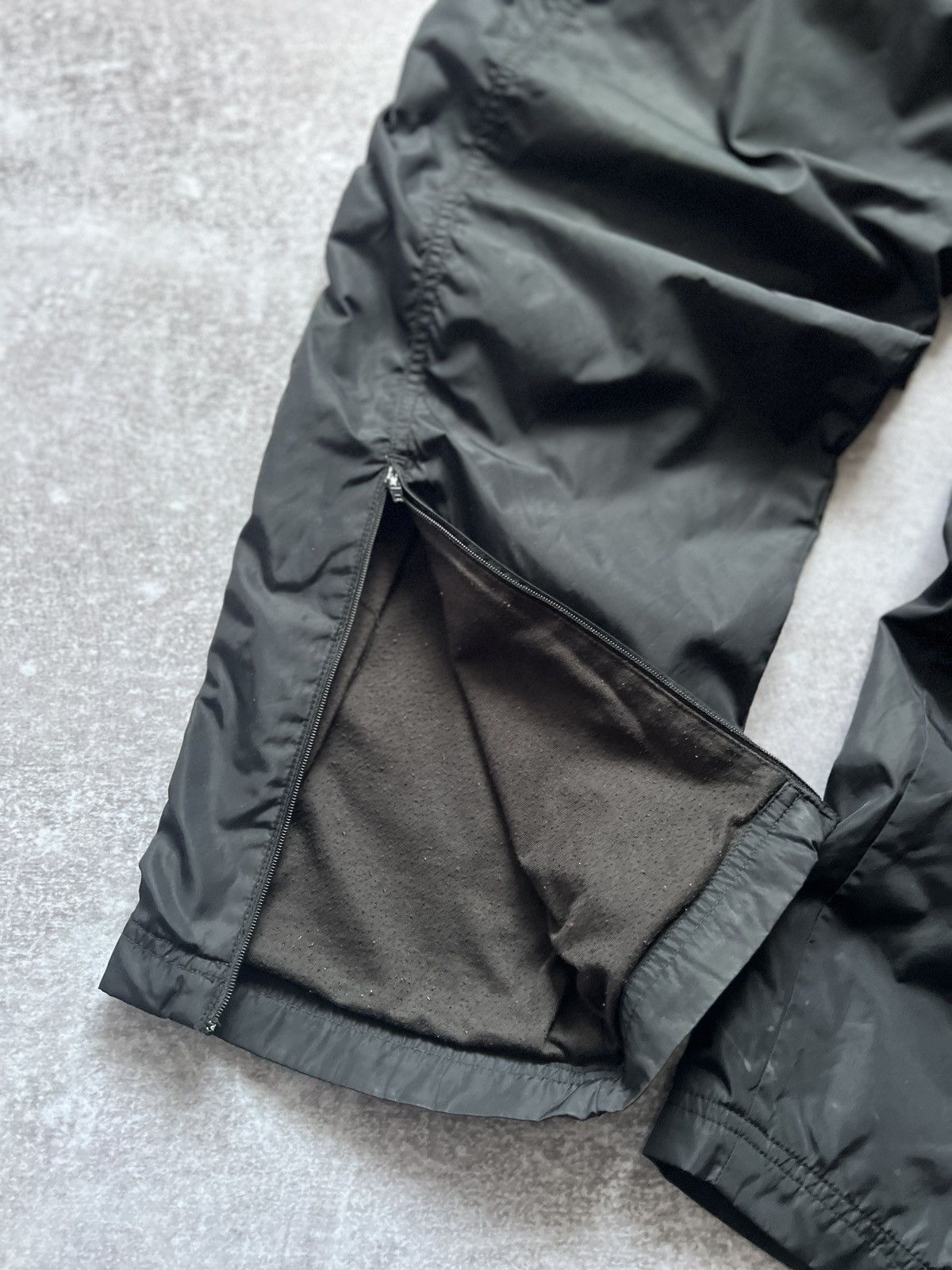 Nike Nike Vintage Nylon Track Pants Black Size L Size US 34 / EU 50 - 4 Thumbnail