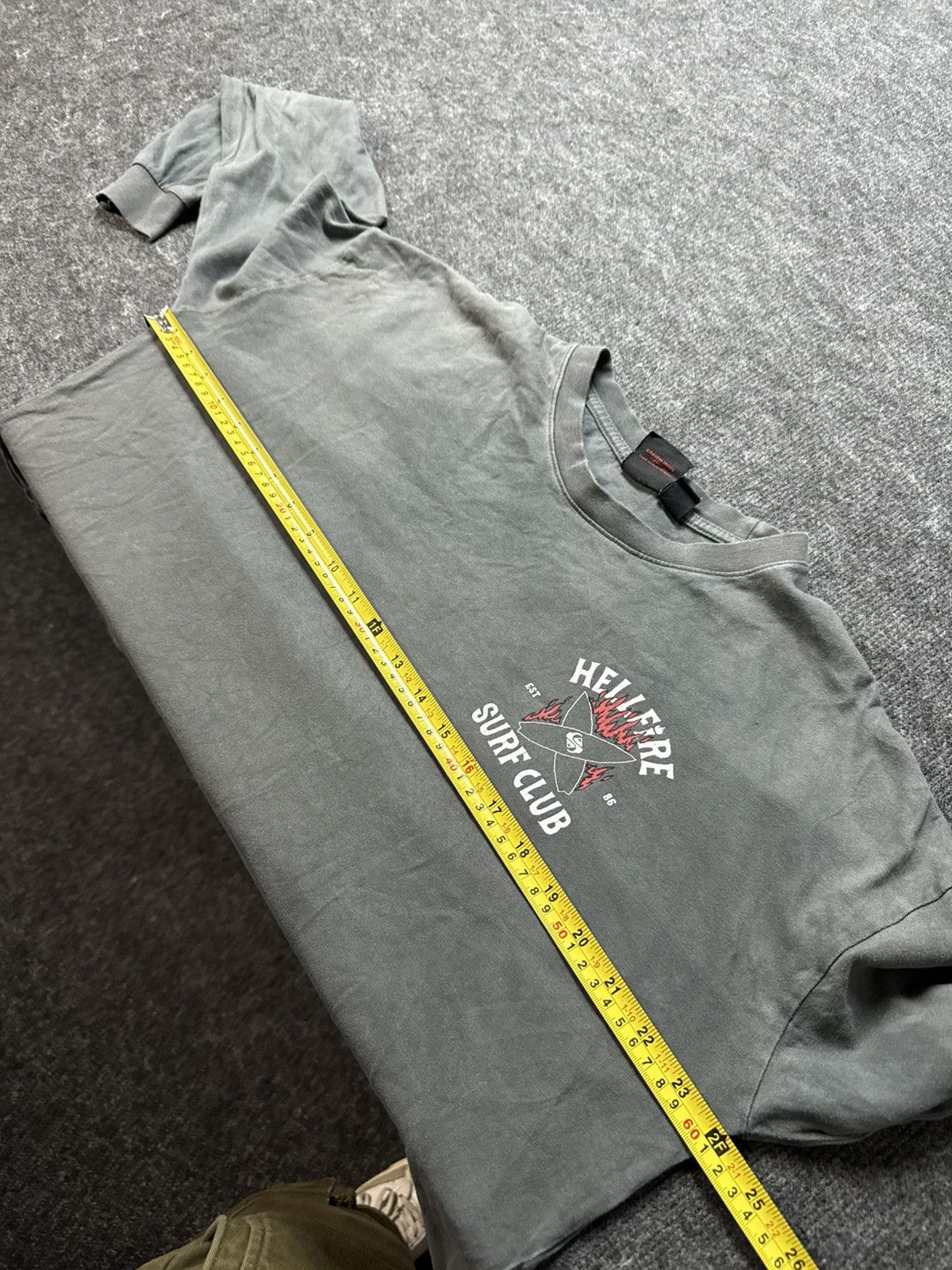 Quiksilver Quiksilver x Stranger Things Hellfire Surf Club Cropped long Size XS / US 0-2 / IT 36-38 - 18 Thumbnail