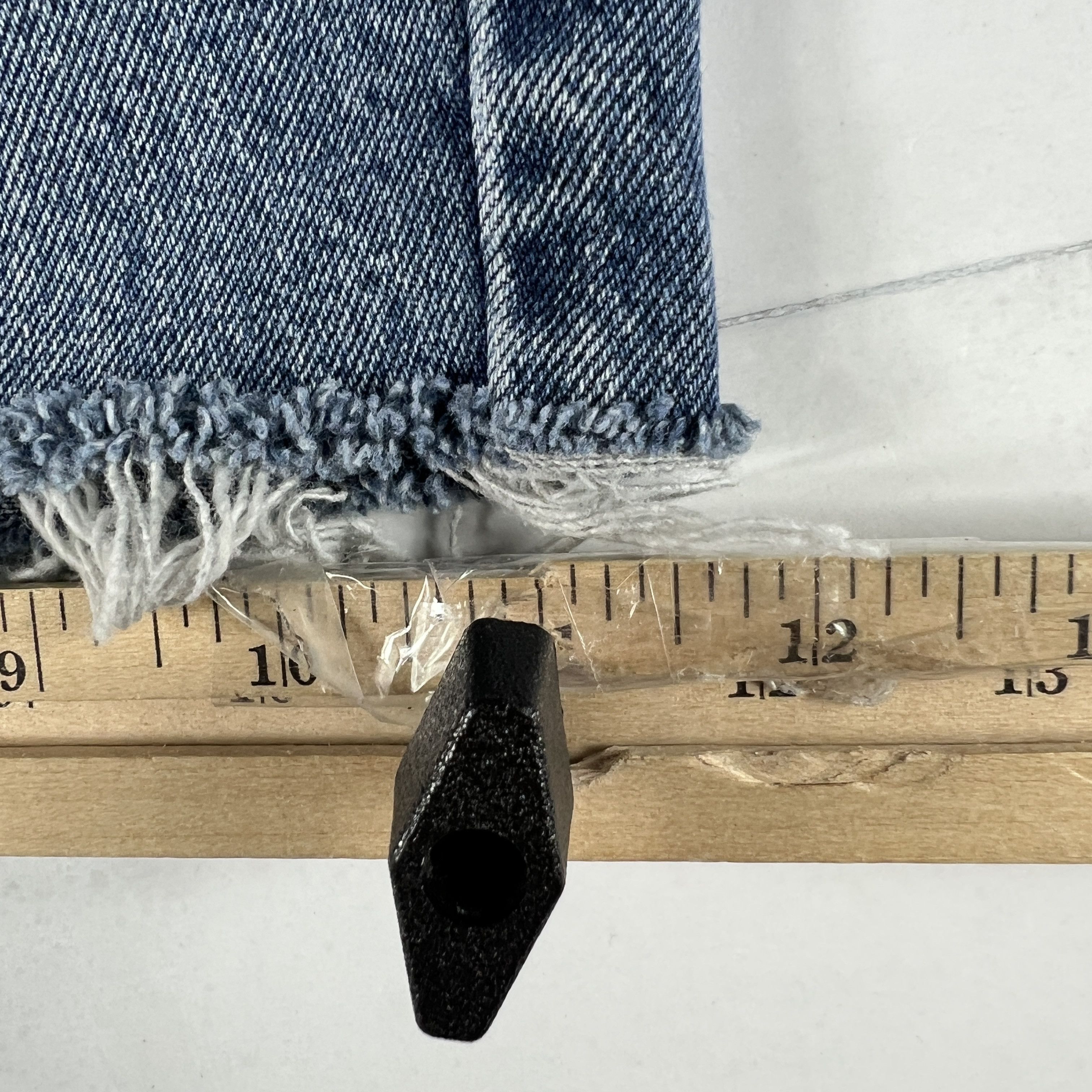 Levi's Y2K Levi's Jean Shorts 550 Faded Cut Off Raw Hem Denim Jorts Size US 33 - 13 Thumbnail