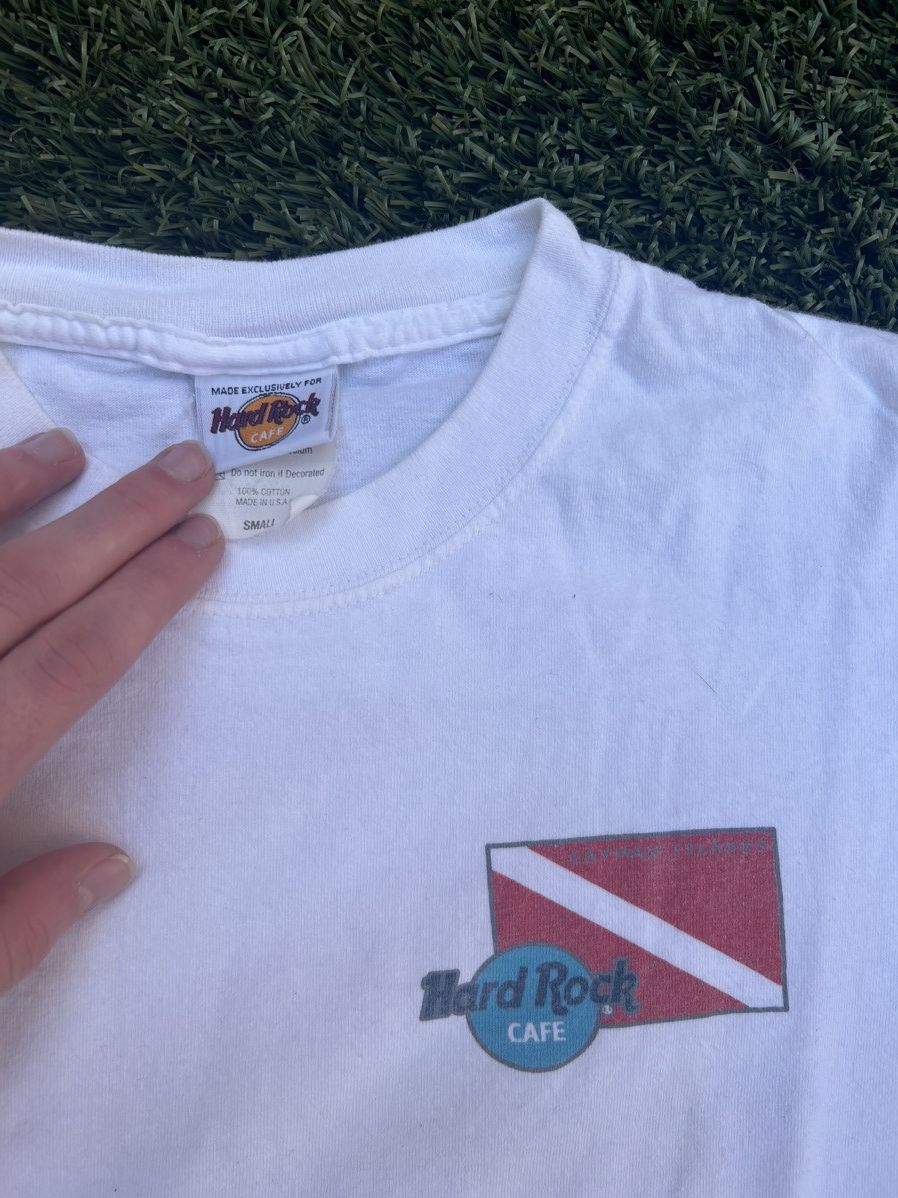 Hard Rock Cafe × Vintage Vintage Hard Rock Cafe Cayman Islands Tee Size US S / EU 44-46 / 1 - 3 Thumbnail