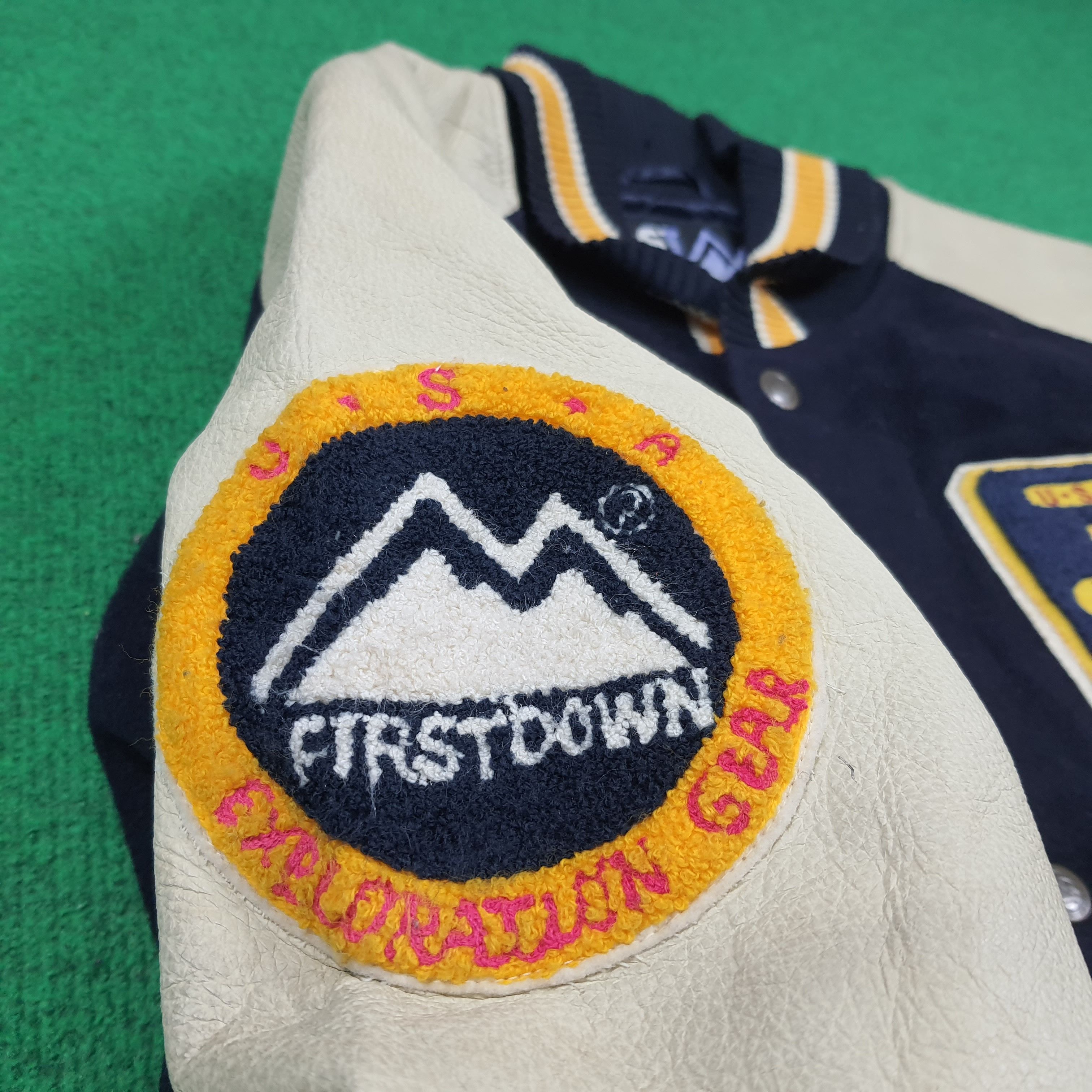 Vintage Vintage First Down Exploration USA Letterman Jacket C291N34 Size US L / EU 52-54 / 3 - 9 Thumbnail