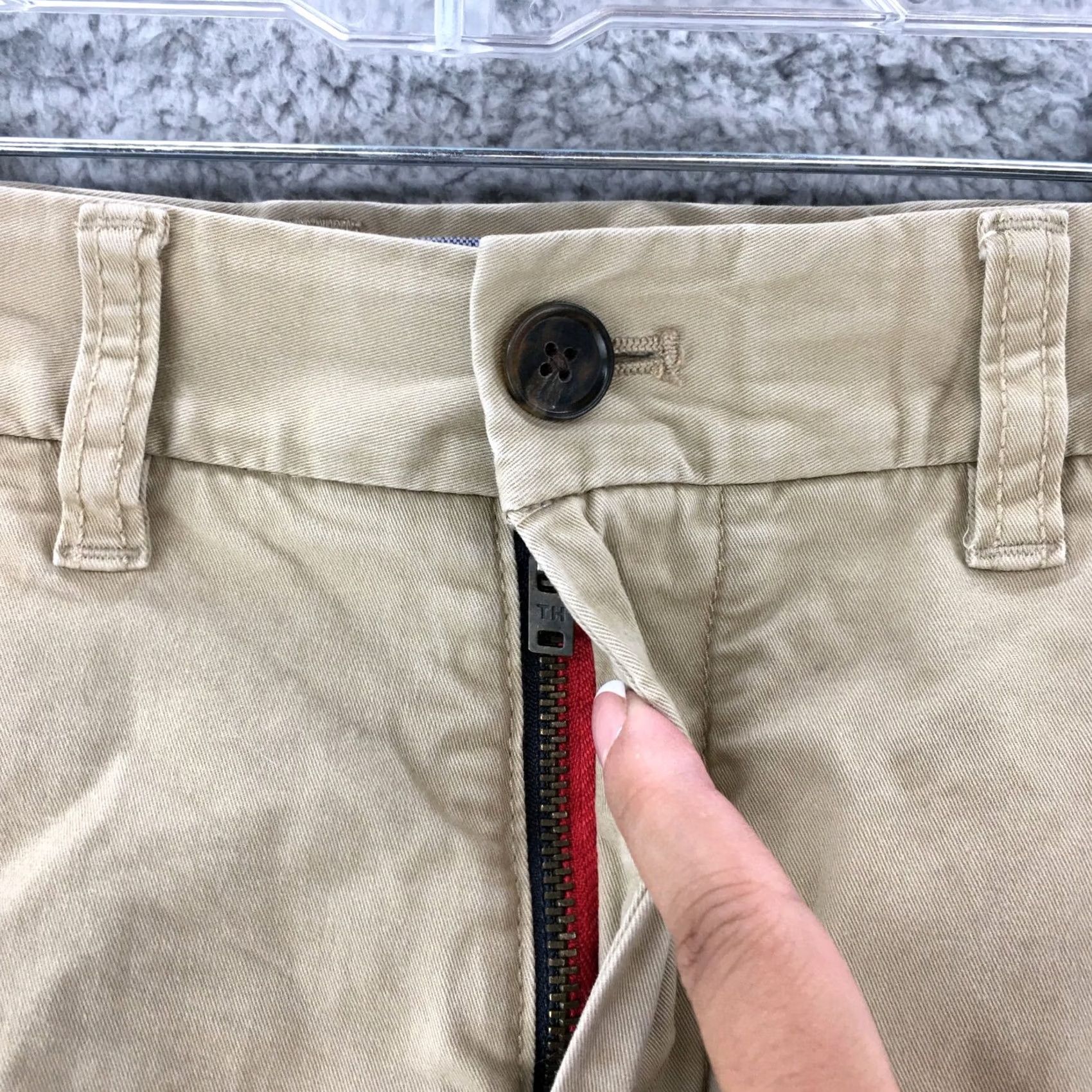 Tommy Hilfiger Tommy Hilfiger Chino Shorts Mens 30 Beige Mid Rise Zip Fly Flat Front Casual Size US 30 / EU 46 - 3 Thumbnail