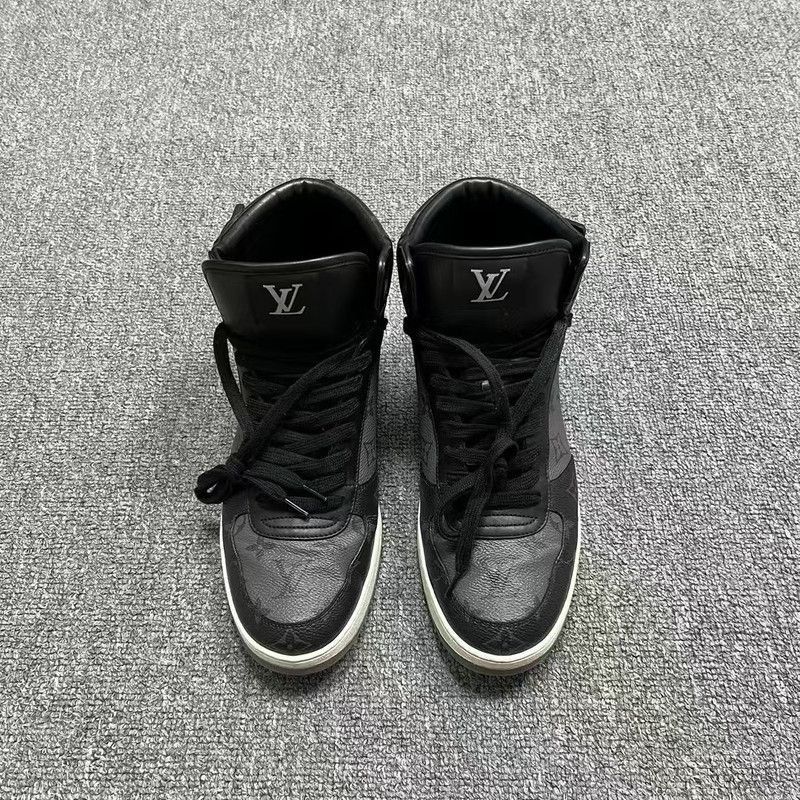 Louis Vuitton Louis Vuitton Rivoli High-Top Fashion Sneakers - Size US 8 / EU 41 - 2 Thumbnail
