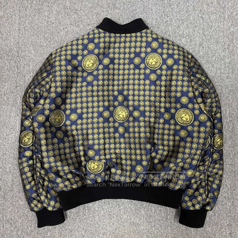 Versace Versace Black and gold full printed Medusa portrait bombe Size US M / EU 48-50 / 2 - 2 Thumbnail