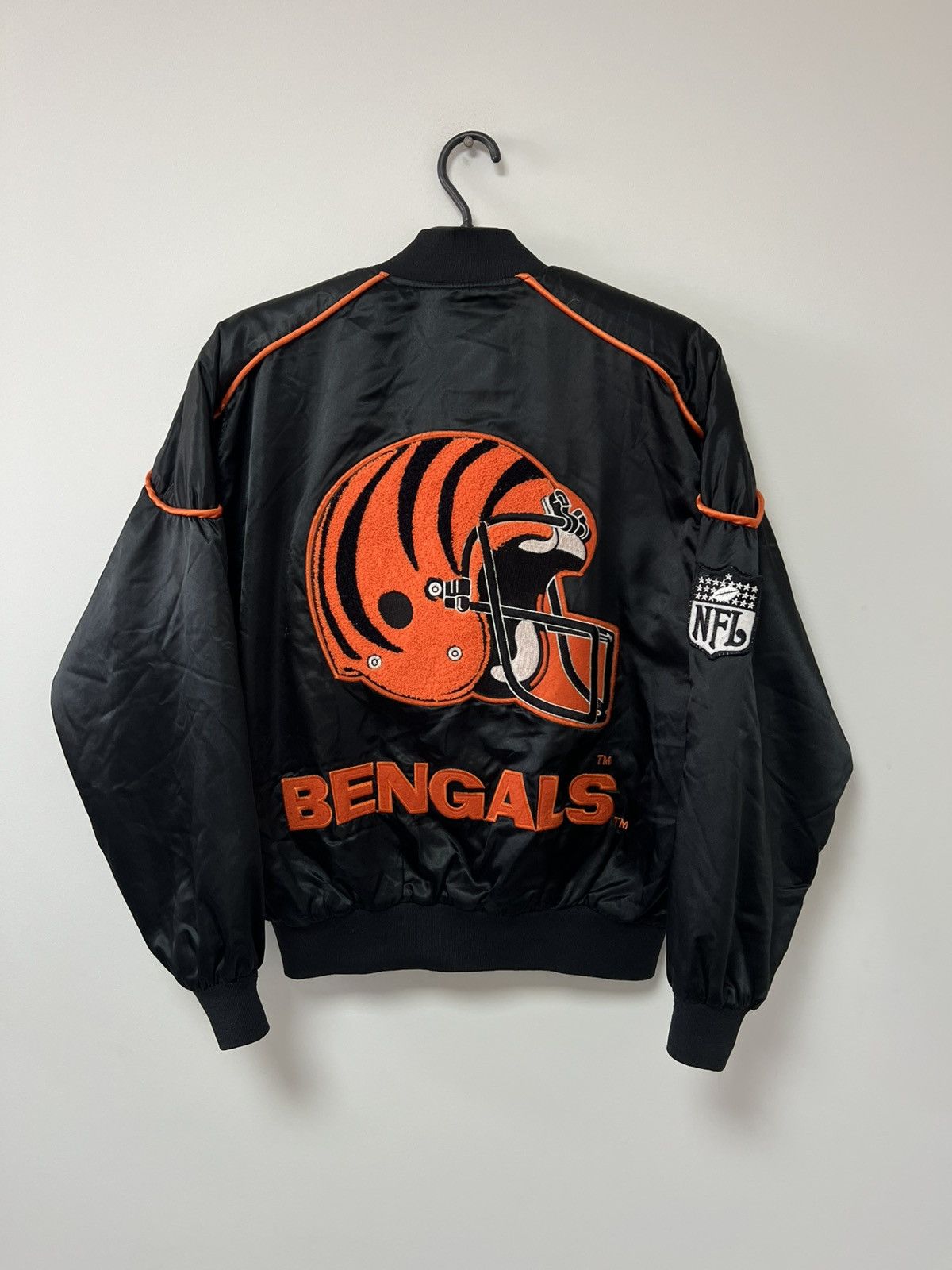 Vintage Vintage 90s Cincinnati Bengals Bomber Jacket Nfl Campri S/M Size US M / EU 48-50 / 2 - 1 Thumbnail