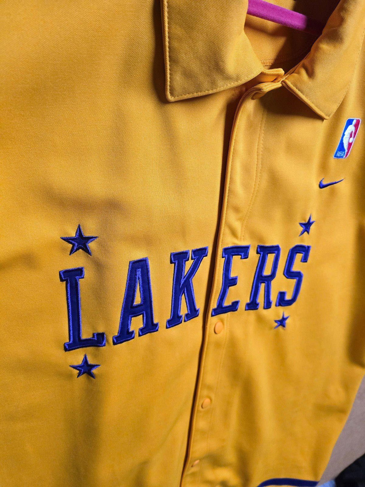Nike Mens XXL LA Lakers Rewind 57 Vintage Shooting Shirt Warmup Size US XXL / EU 58 / 5 - 4 Thumbnail