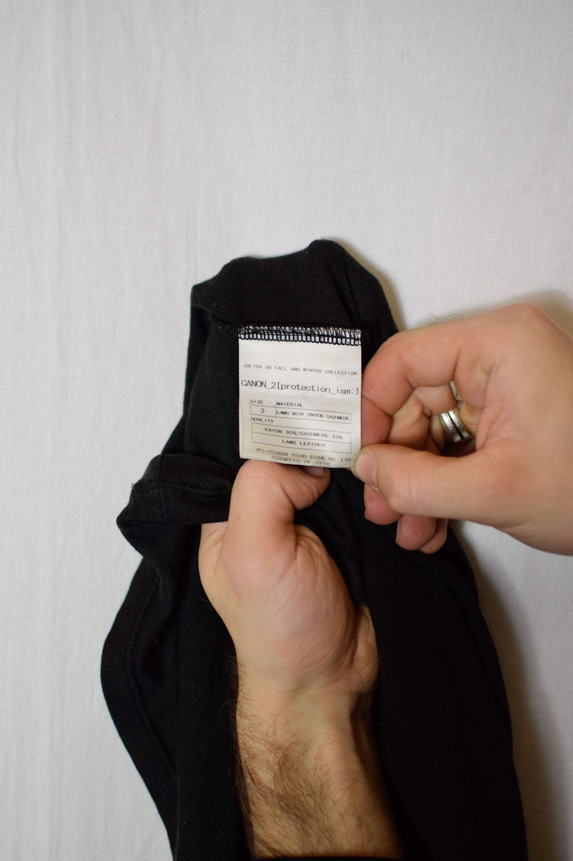 Julius FINAL DROP - Julius AW09 Gasmask Armband Top - 277CUM19 Size US L / EU 52-54 / 3 - 9 Thumbnail