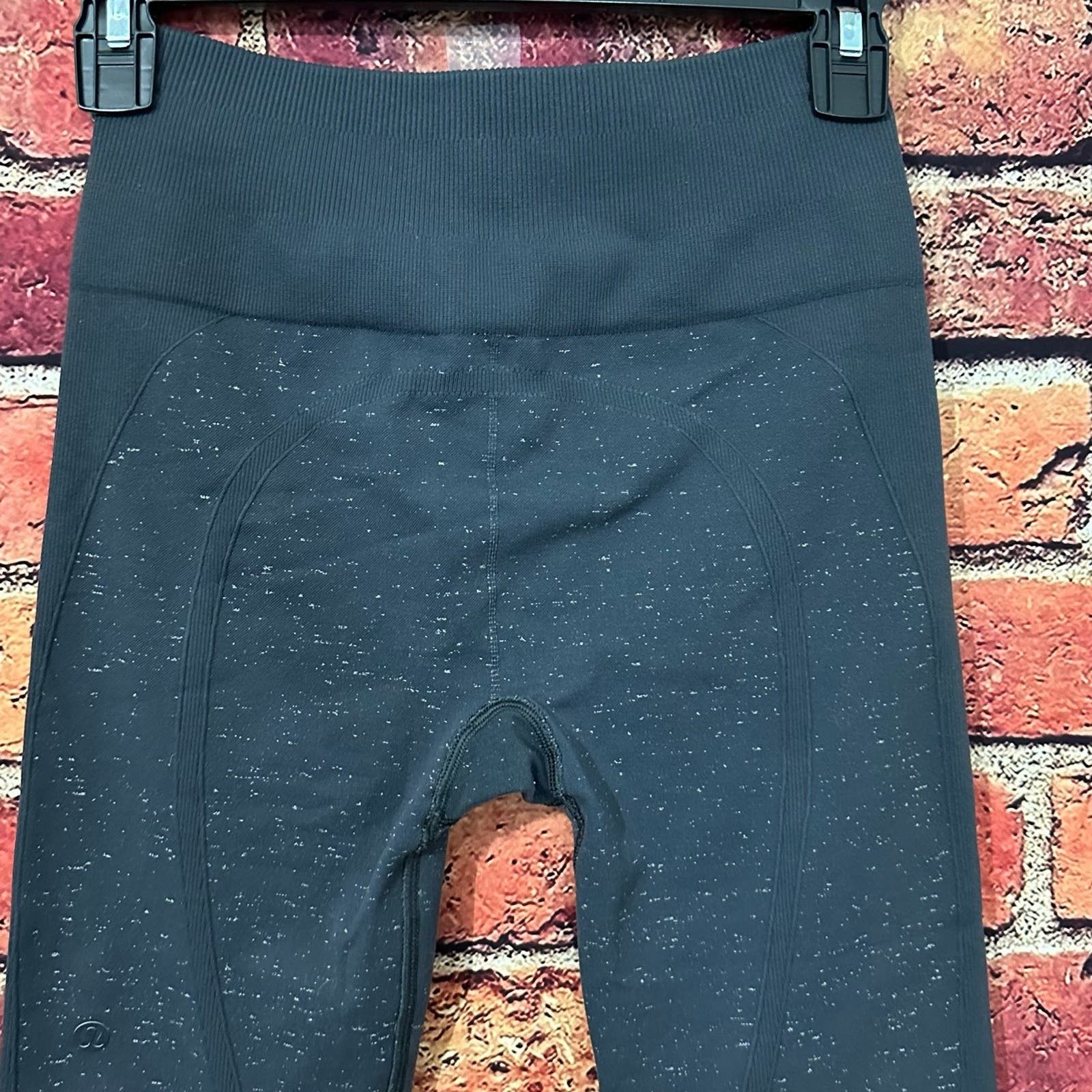 Lululemon Lululemon seamless leggings size 4 Size 27" / US 4 / IT 40 - 5 Thumbnail